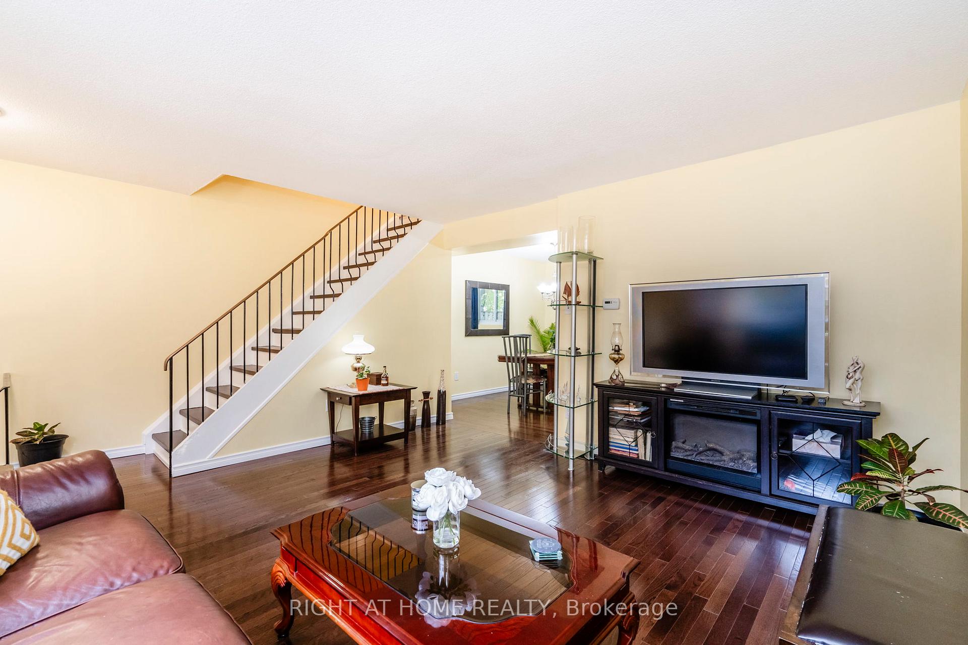 Photo 18 of Unit J5, 63 Ferris Lane, Barrie, Cundles East — HOMEH