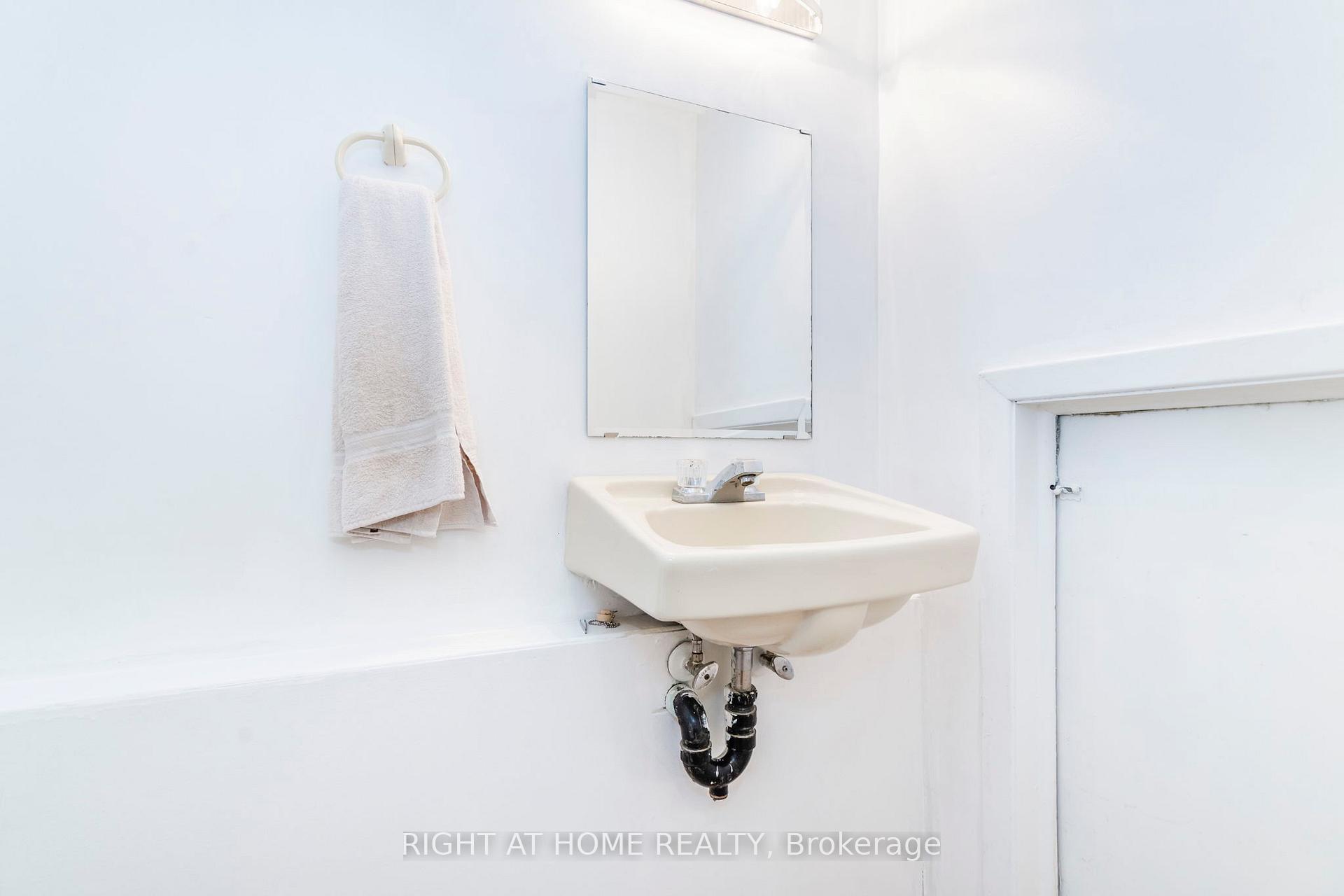 Photo 29 of Unit J5, 63 Ferris Lane, Barrie, Cundles East — HOMEH