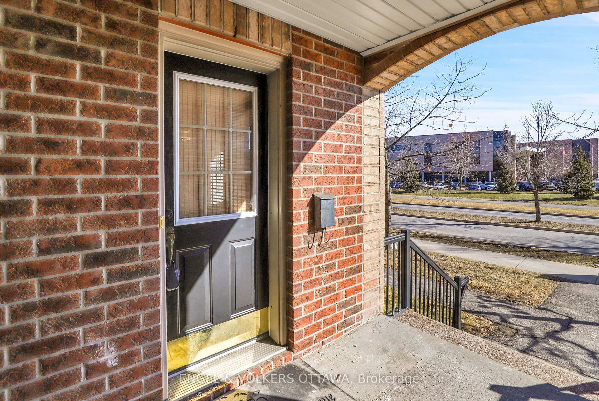 Photo 3 of Unit 10, 811 Longfields Drive, Ottawa, Barrhaven - Longfields — HOMEH