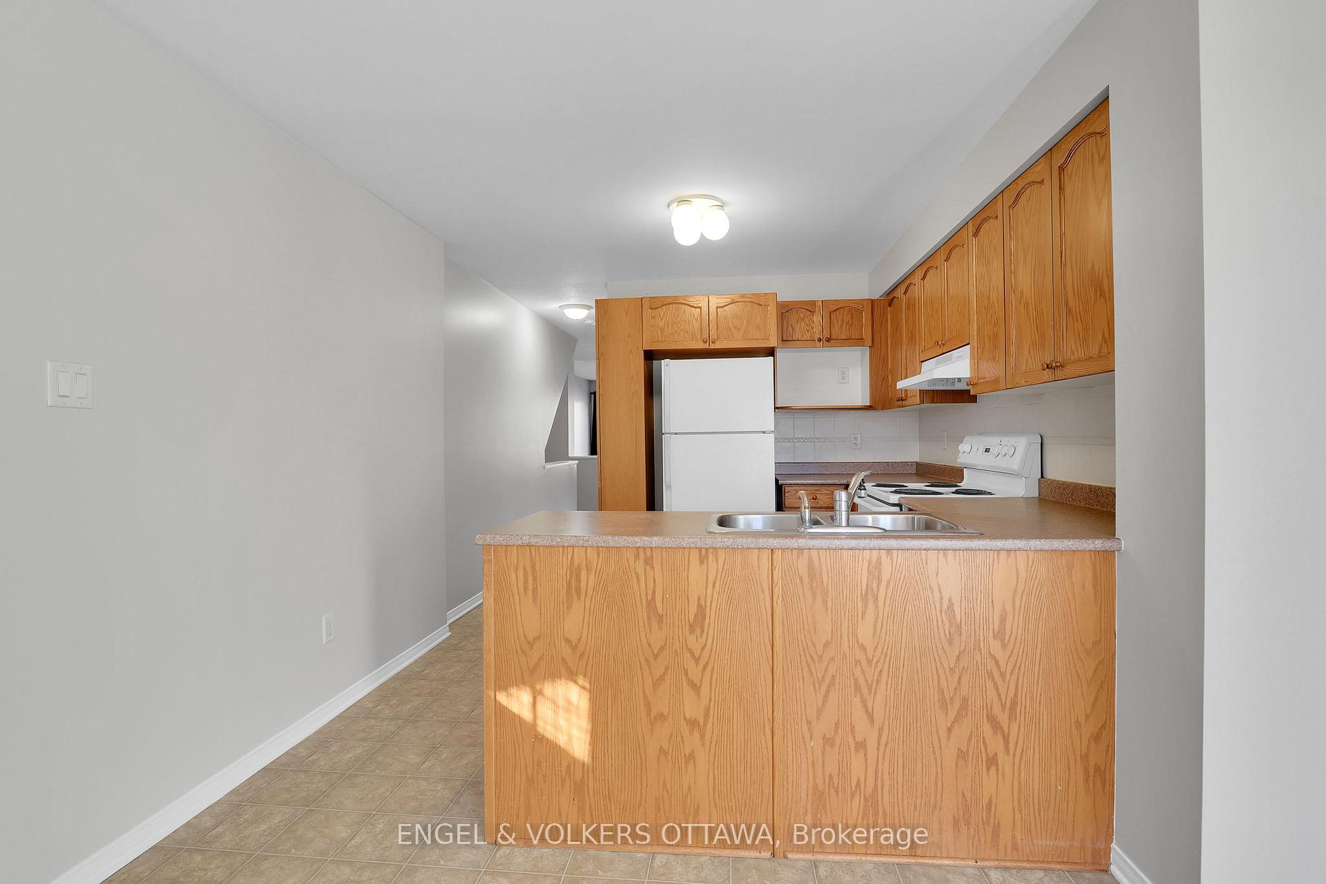 Photo 7 of Unit 10, 811 Longfields Drive, Ottawa, Barrhaven - Longfields — HOMEH