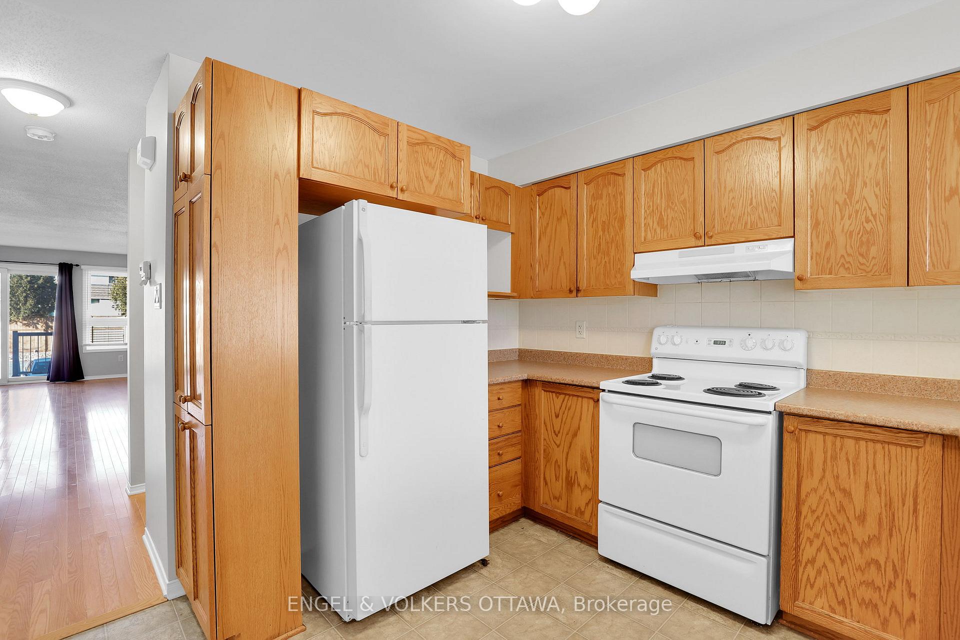 Photo 9 of Unit 10, 811 Longfields Drive, Ottawa, Barrhaven - Longfields — HOMEH