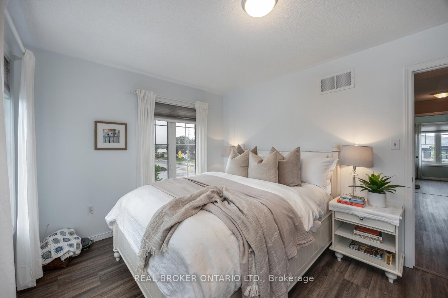 Photo 16 of Unit 9, 571 Longworth Avenue, Clarington, Bowmanville — HOMEH
