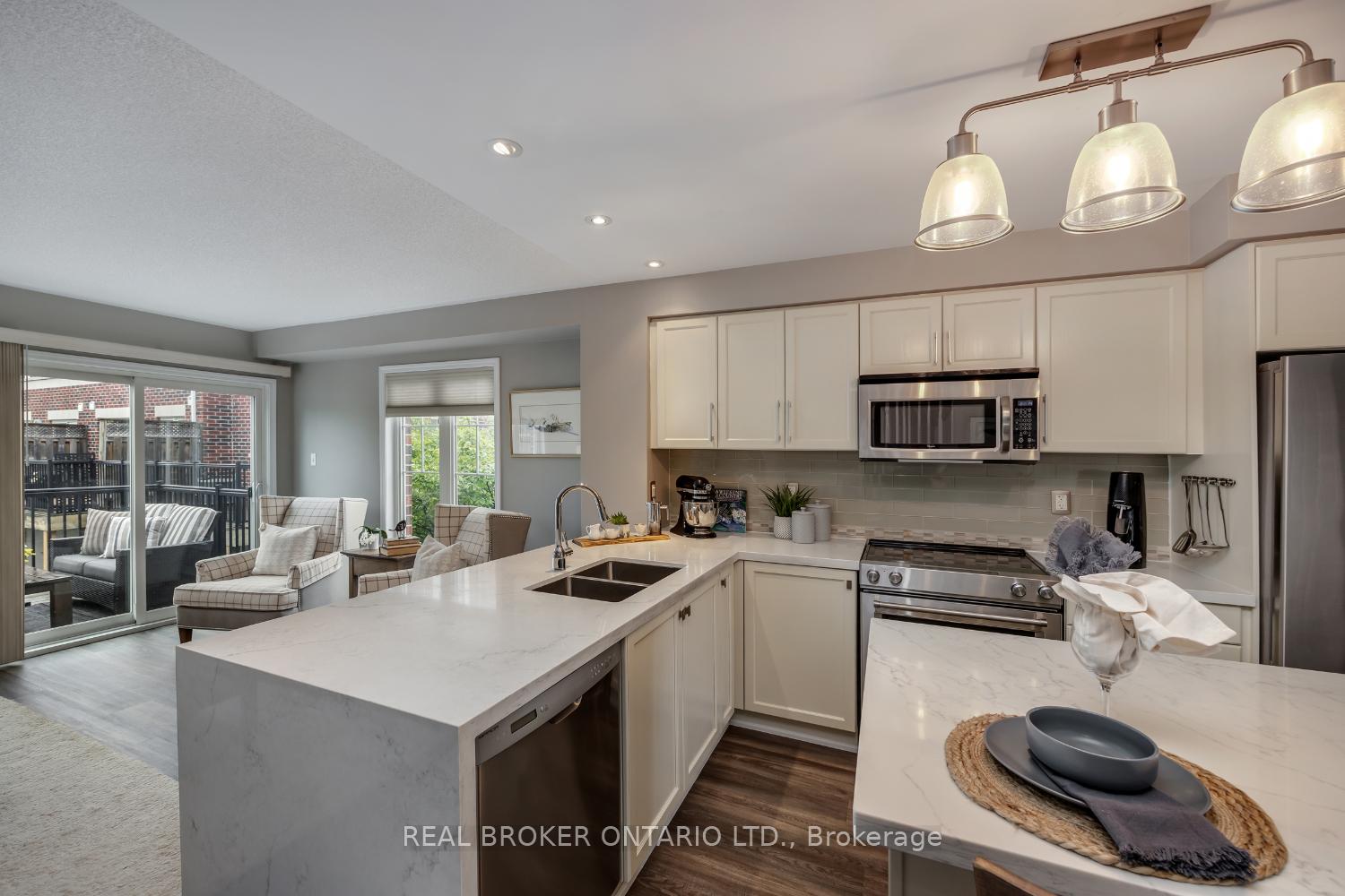 Photo 26 of Unit 9, 571 Longworth Avenue, Clarington, Bowmanville — HOMEH