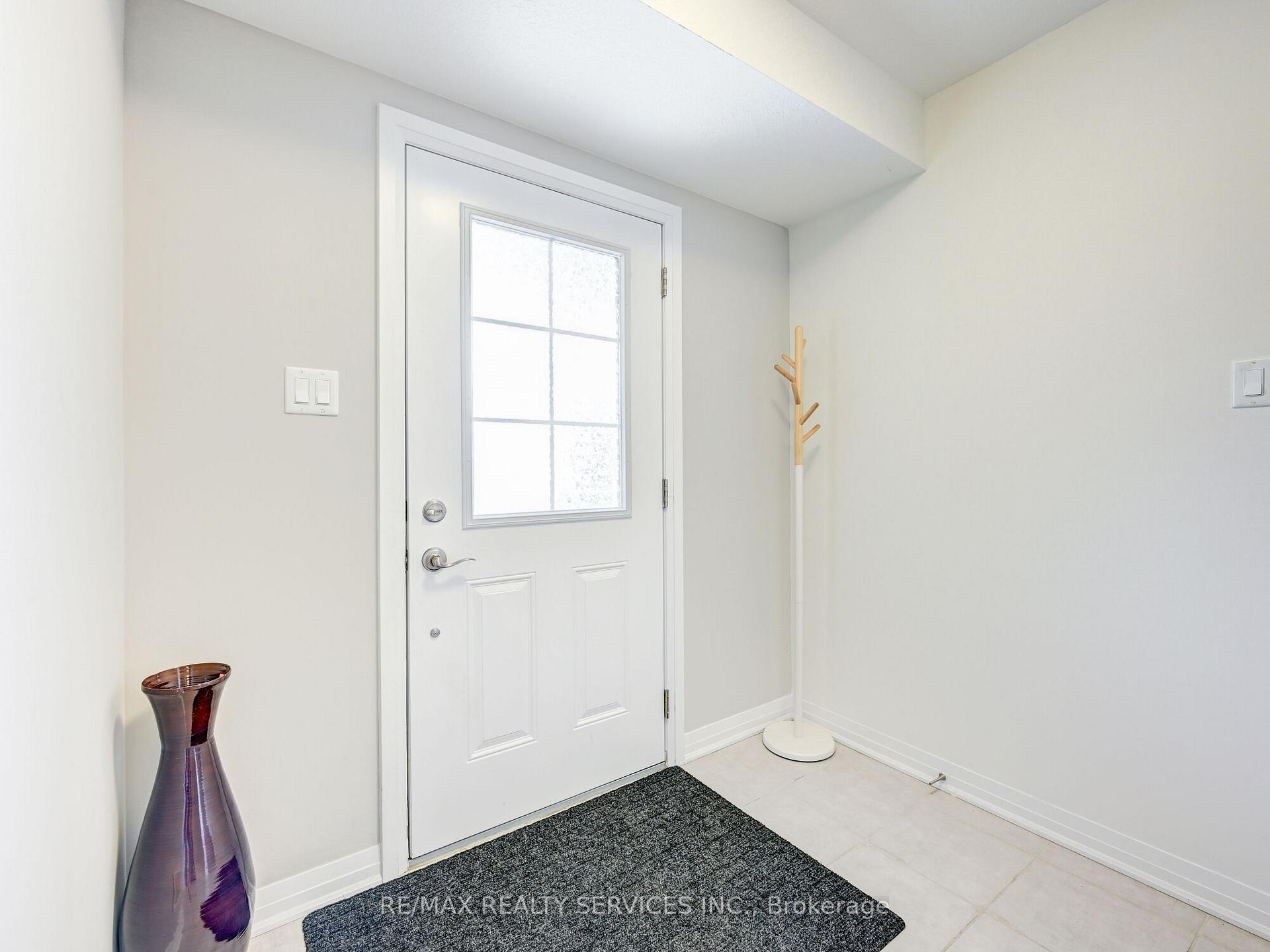Photo 6 of Unit 8, 224 Thomas Slee Drive, Kitchener — HOMEH