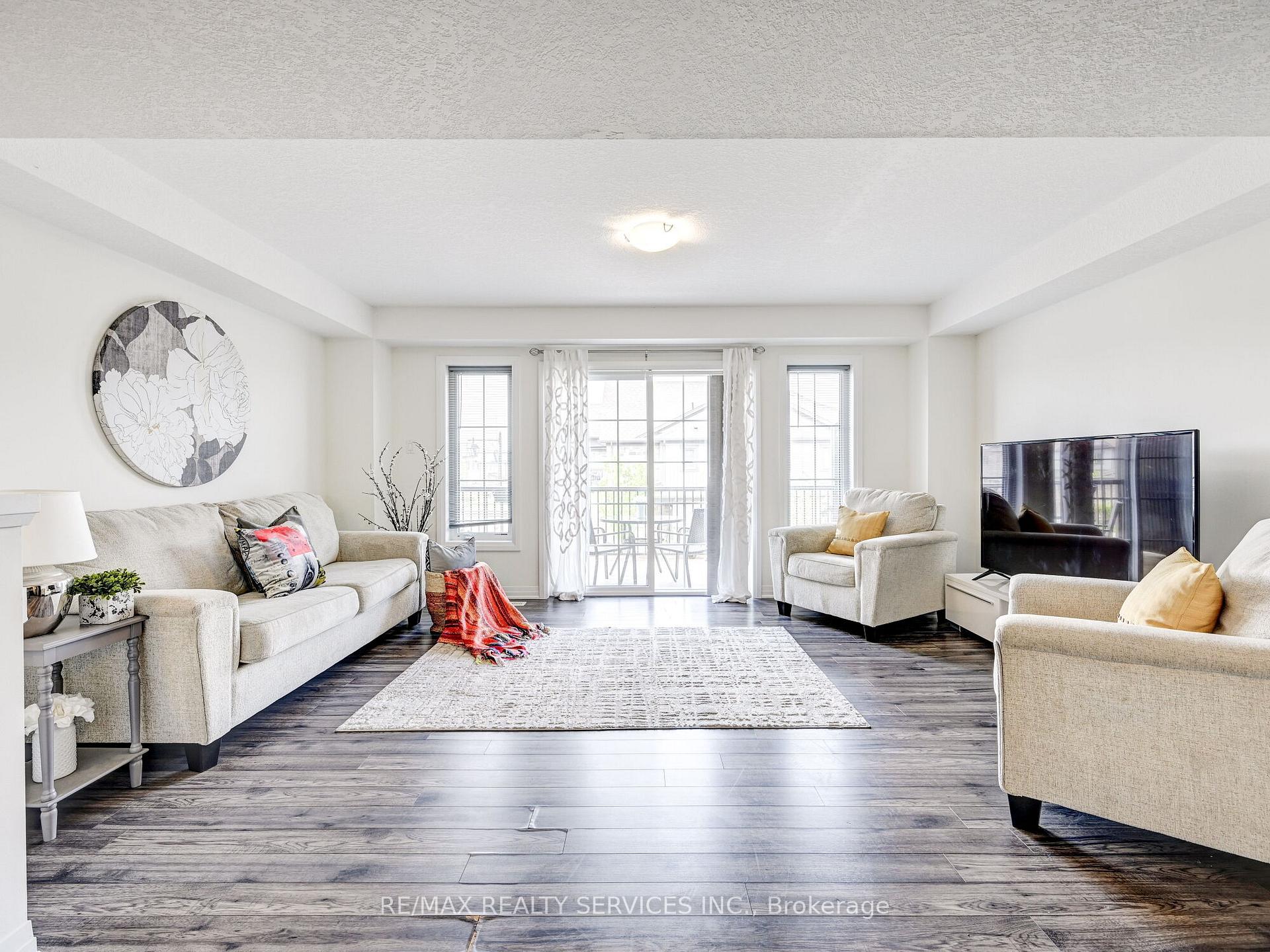 Photo 11 of Unit 8, 224 Thomas Slee Drive, Kitchener — HOMEH