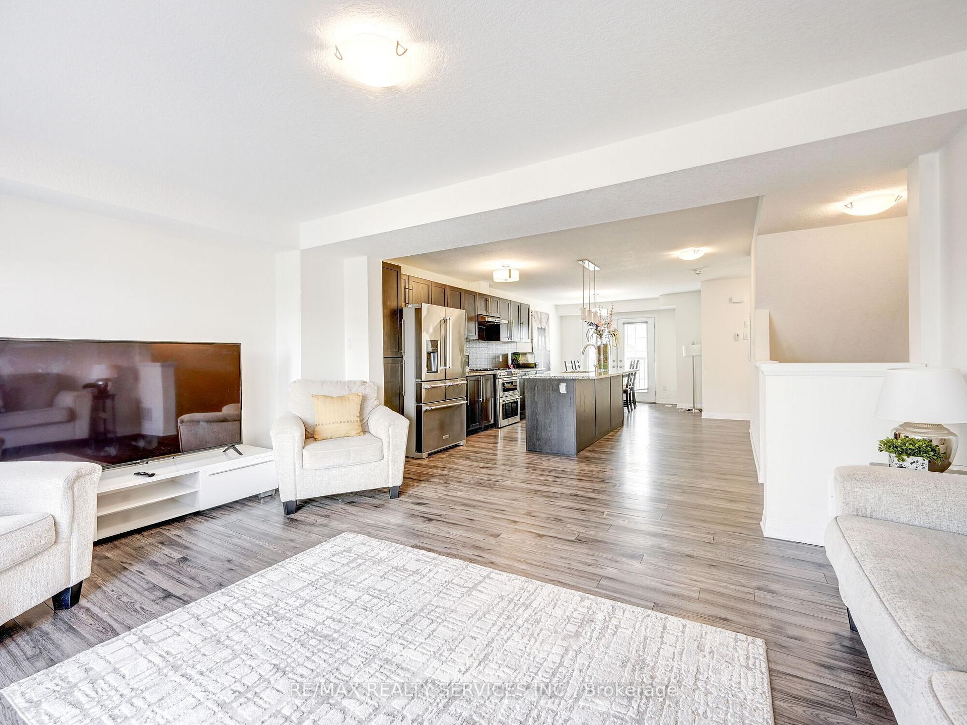 Photo 12 of Unit 8, 224 Thomas Slee Drive, Kitchener — HOMEH