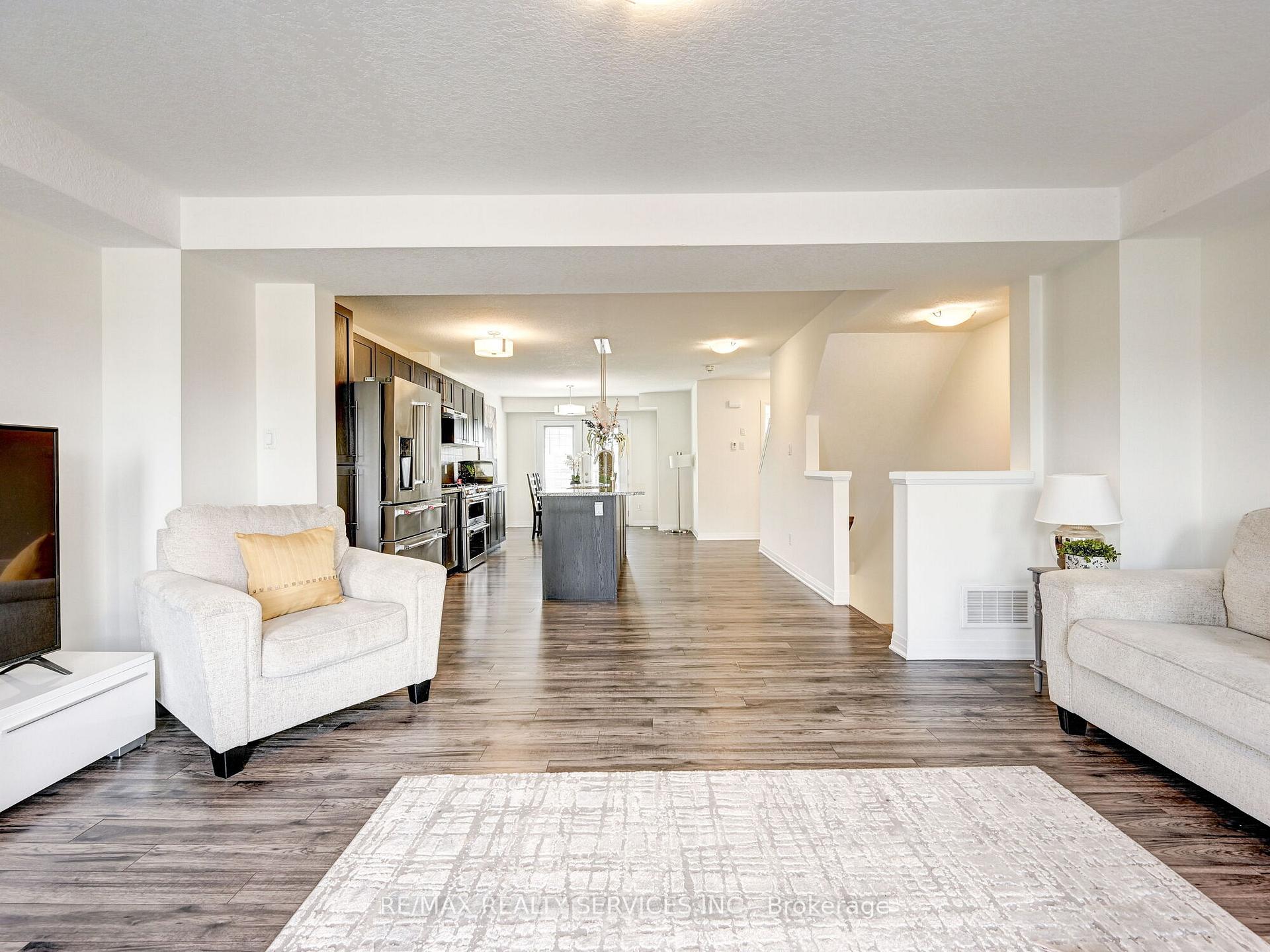 Photo 13 of Unit 8, 224 Thomas Slee Drive, Kitchener — HOMEH