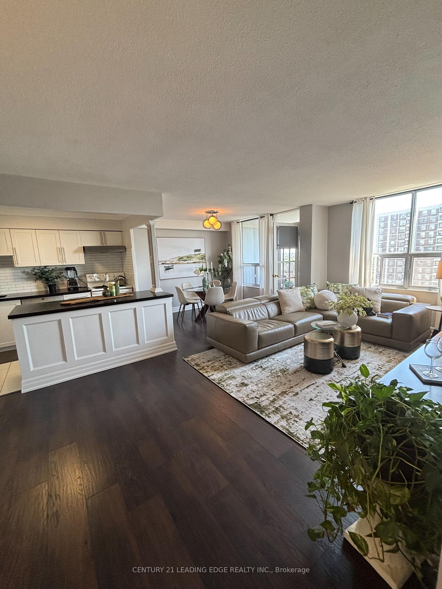 Photo 1 of Unit 1704, 10 Edgecliff Golfway, Toronto, Flemingdon Park — HOMEH