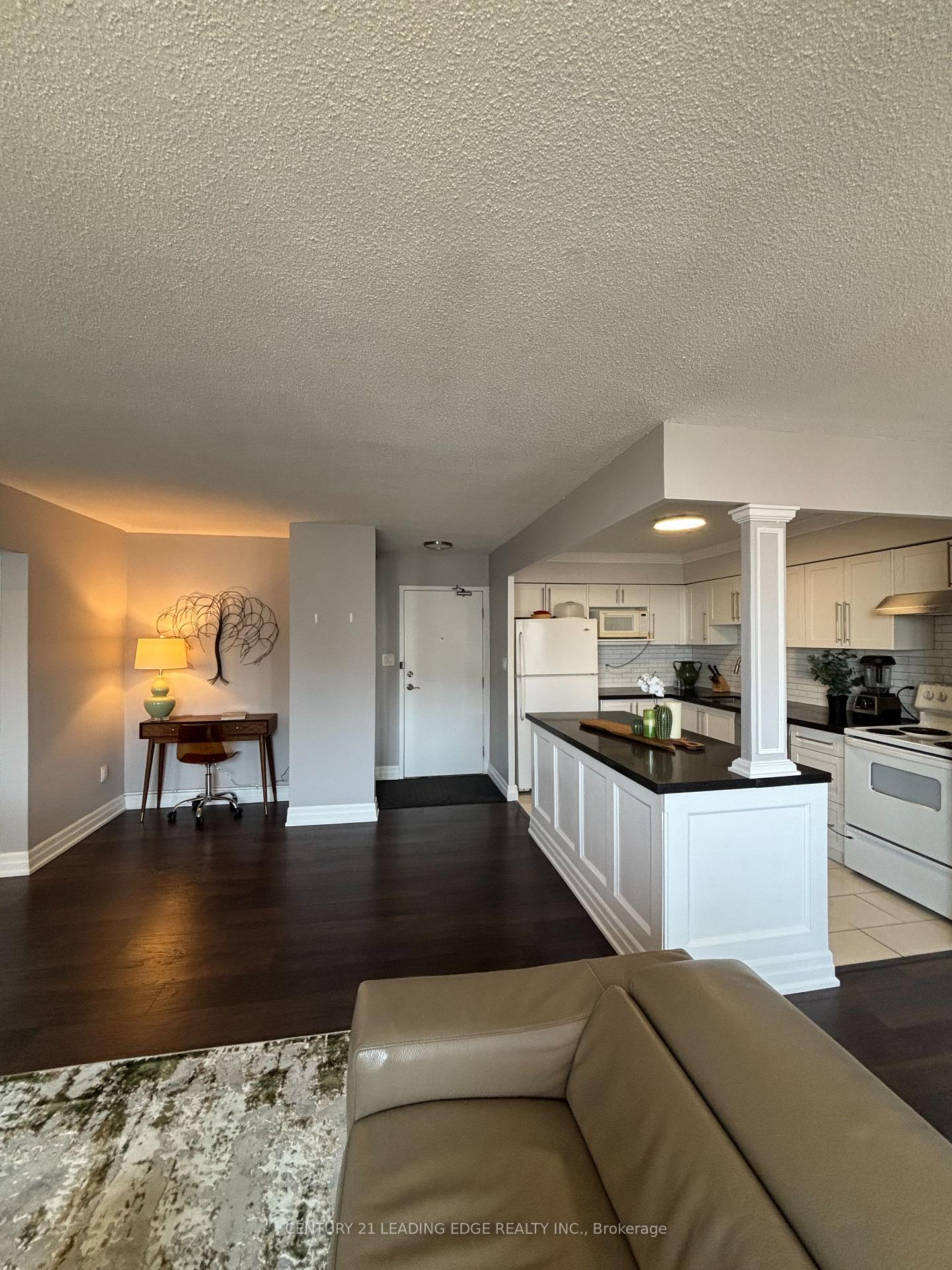 Photo 2 of Unit 1704, 10 Edgecliff Golfway, Toronto, Flemingdon Park — HOMEH