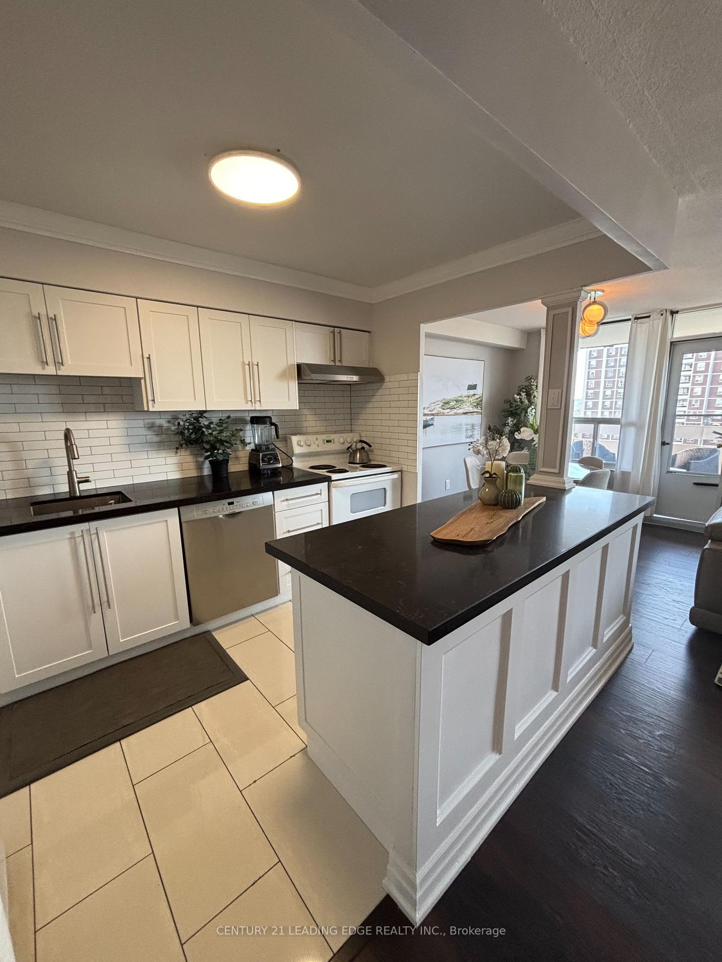 Photo 9 of Unit 1704, 10 Edgecliff Golfway, Toronto, Flemingdon Park — HOMEH