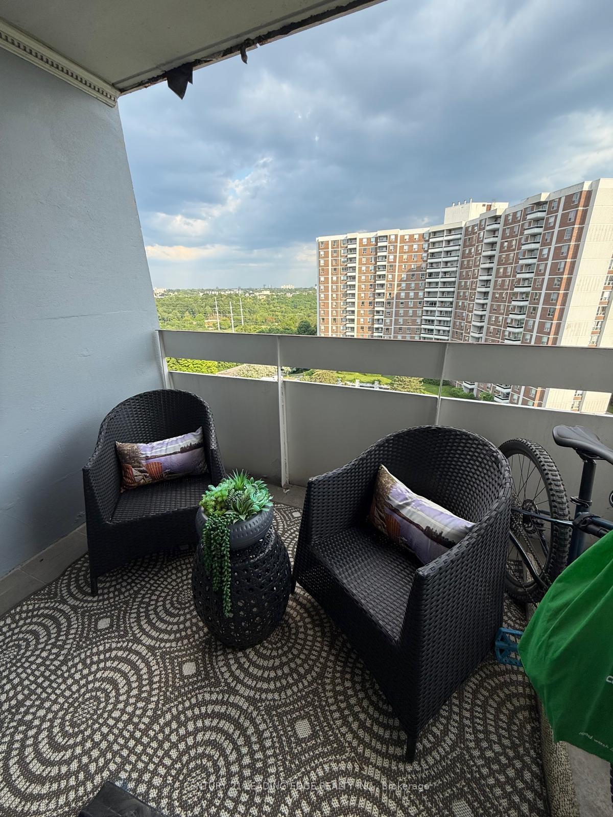 Photo 27 of Unit 1704, 10 Edgecliff Golfway, Toronto, Flemingdon Park — HOMEH