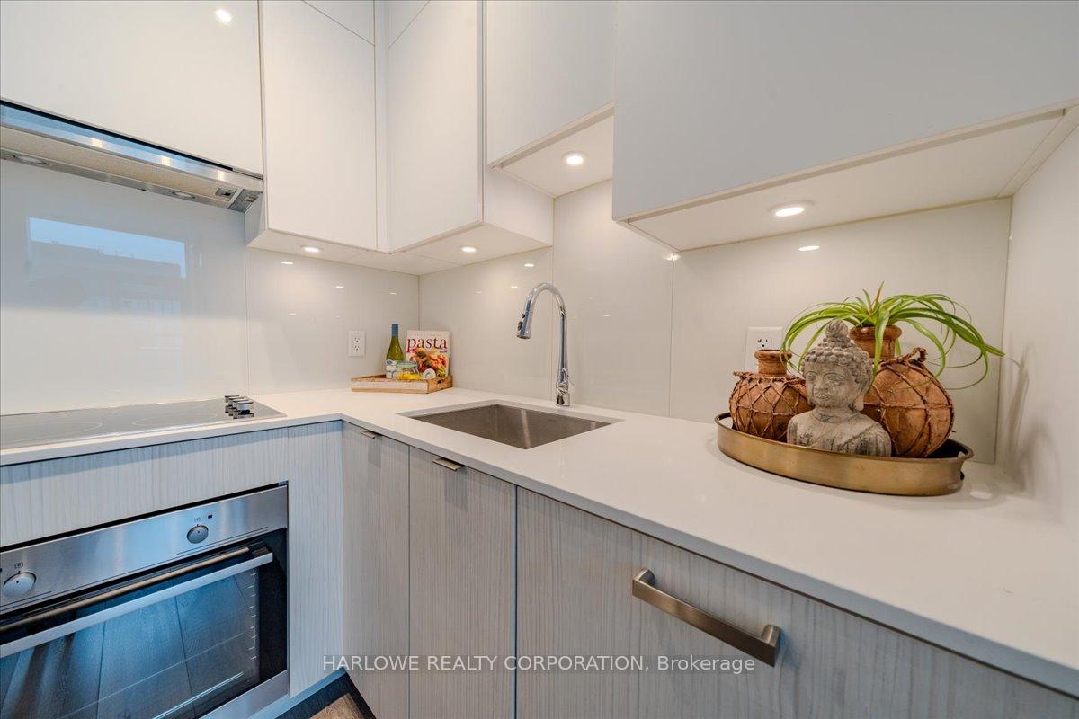 Photo 5 of Unit PH12, 195 Redpath Avenue, Toronto, Mount Pleasant West — HOMEH