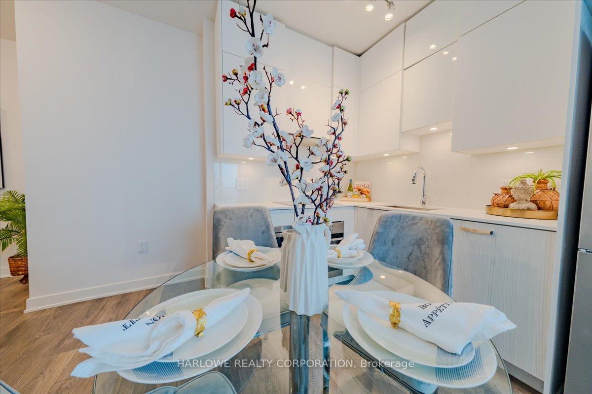 Photo 9 of Unit PH12, 195 Redpath Avenue, Toronto, Mount Pleasant West — HOMEH