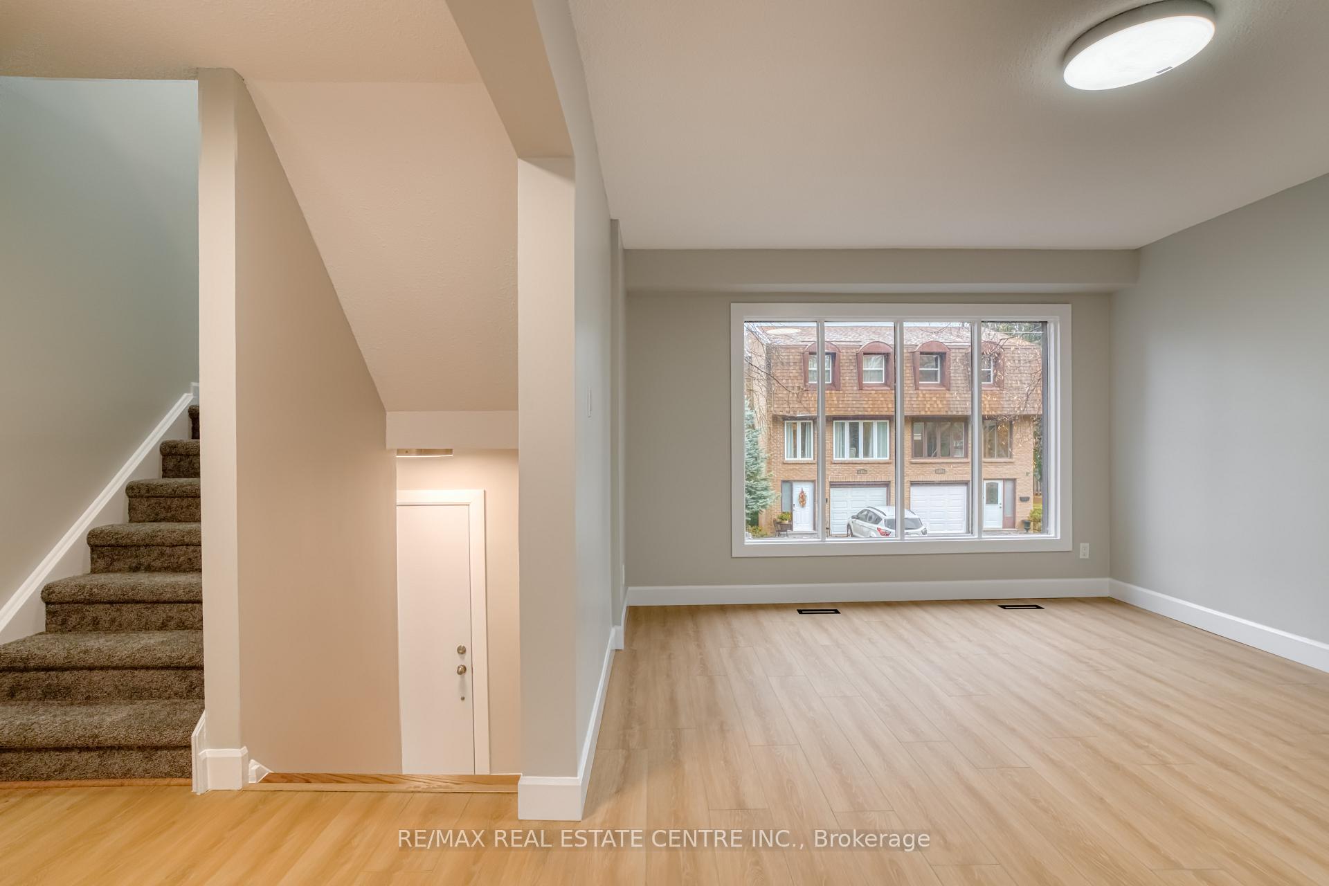 Photo 3 of Unit 27, 49 Cedarwoods Crescent E, Kitchener — HOMEH