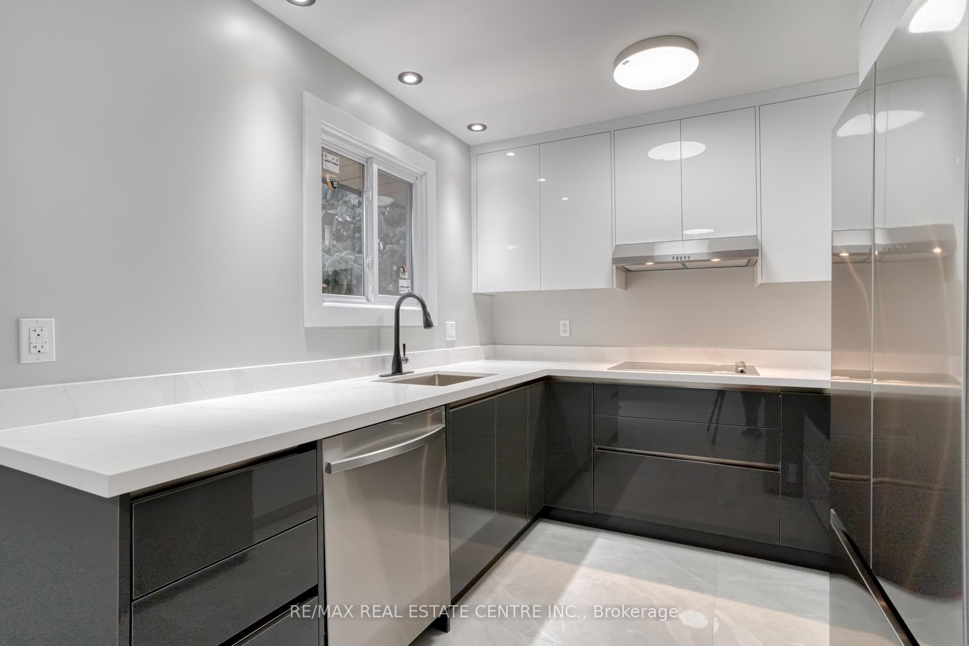 Photo 5 of Unit 27, 49 Cedarwoods Crescent E, Kitchener — HOMEH