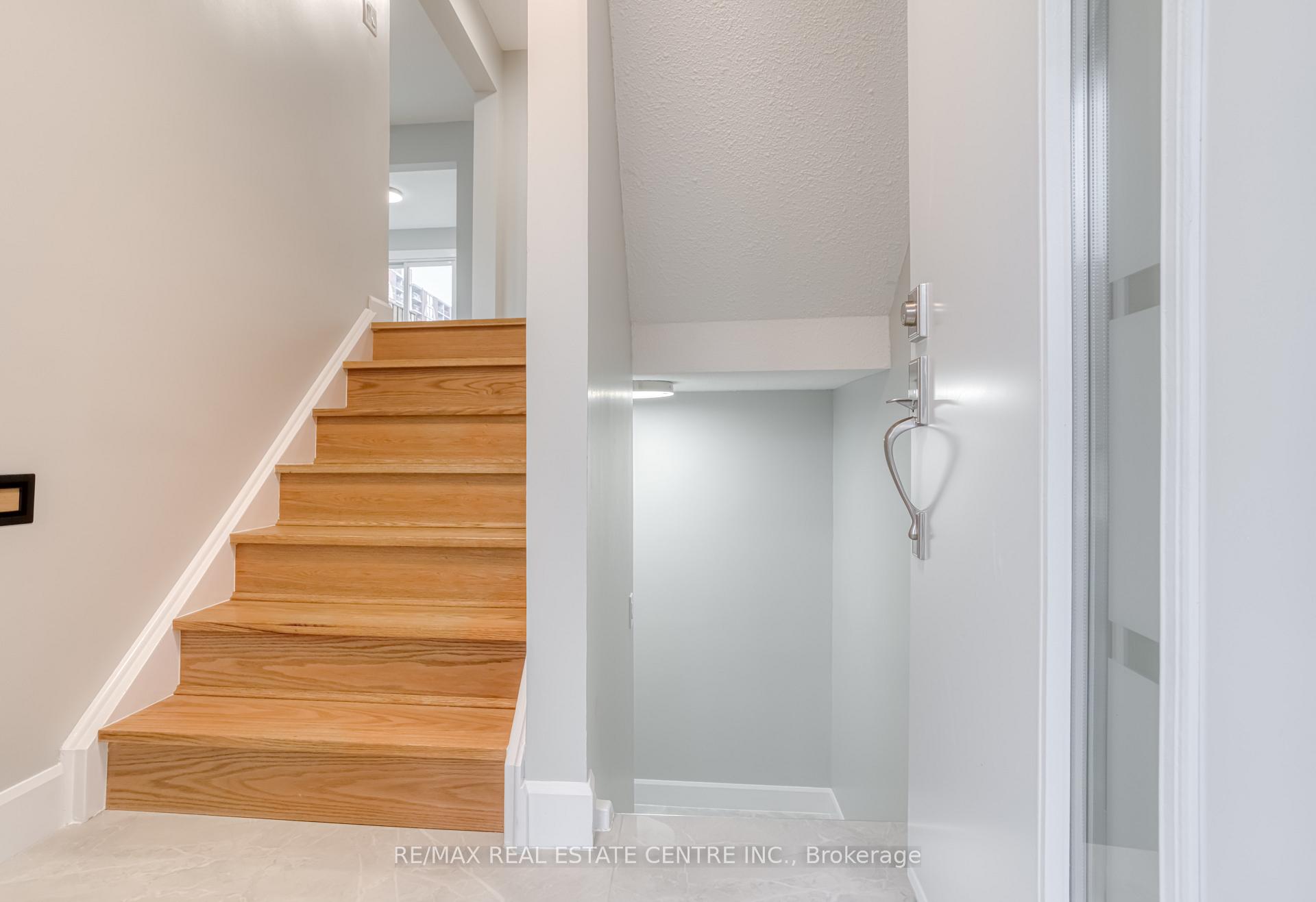 Photo 18 of Unit 27, 49 Cedarwoods Crescent E, Kitchener — HOMEH
