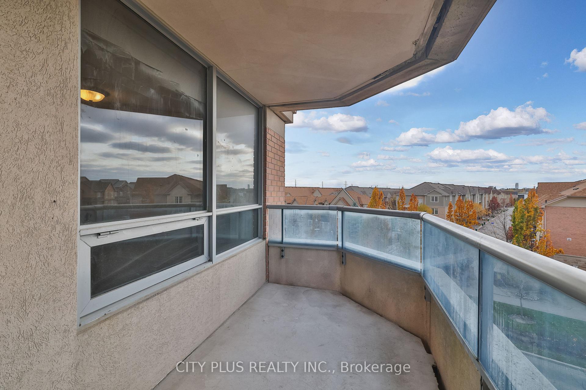 Photo 33 of Unit 612, 33 Cox Boulevard, Markham, Unionville — HOMEH