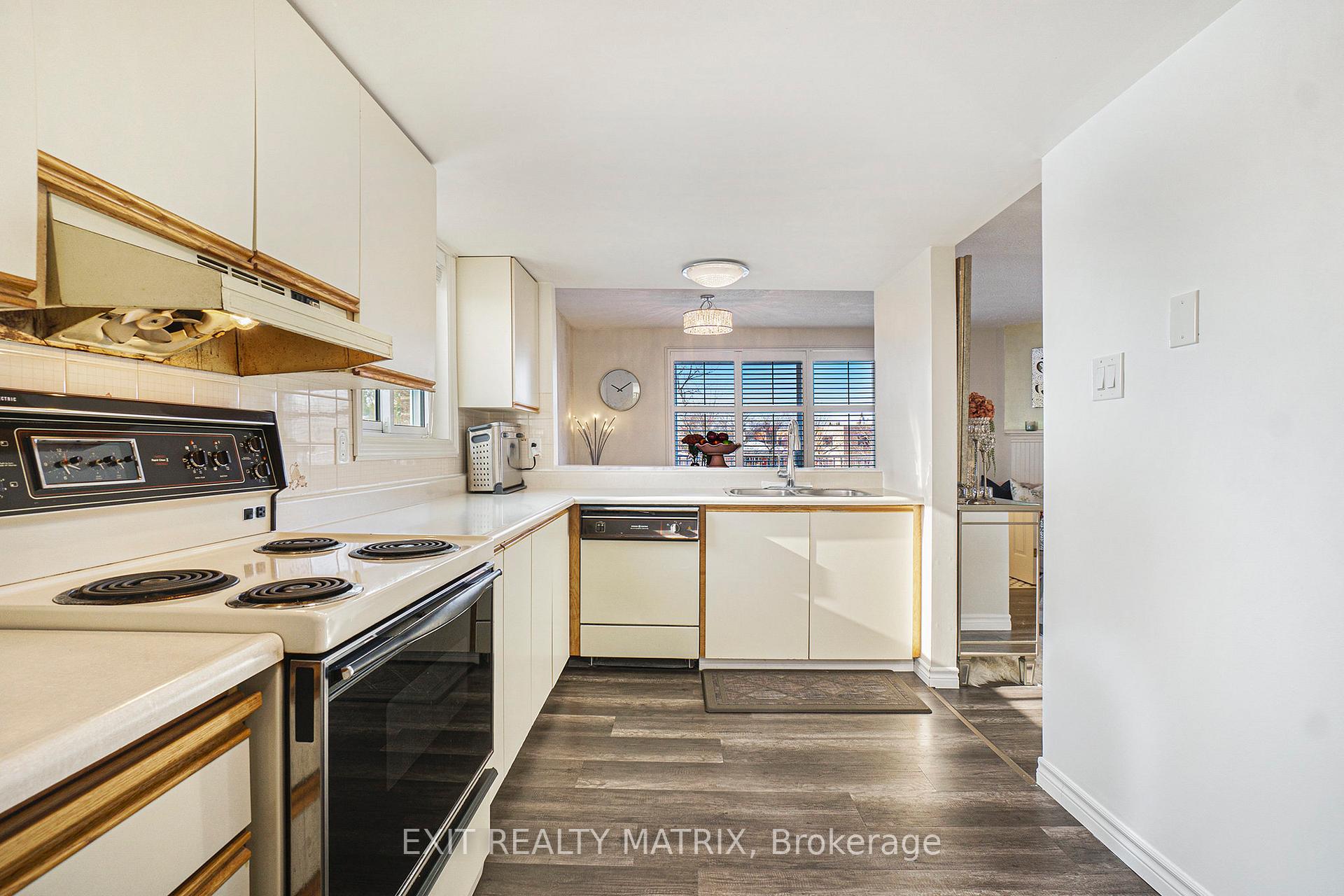 Photo 6 of Unit 105, 1589 St Bernard Street, Ottawa, Sawmill Creek/Timbermill — HOMEH
