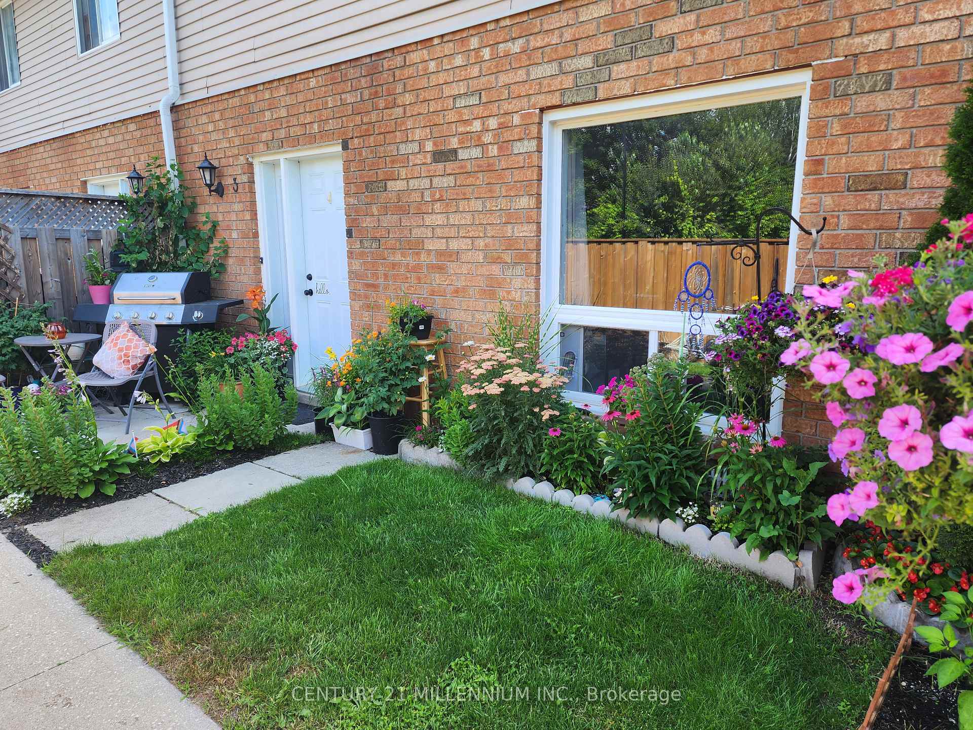 Photo 1 of Unit Unit 1, 212 North Street, Clearview, Stayner — HOMEH