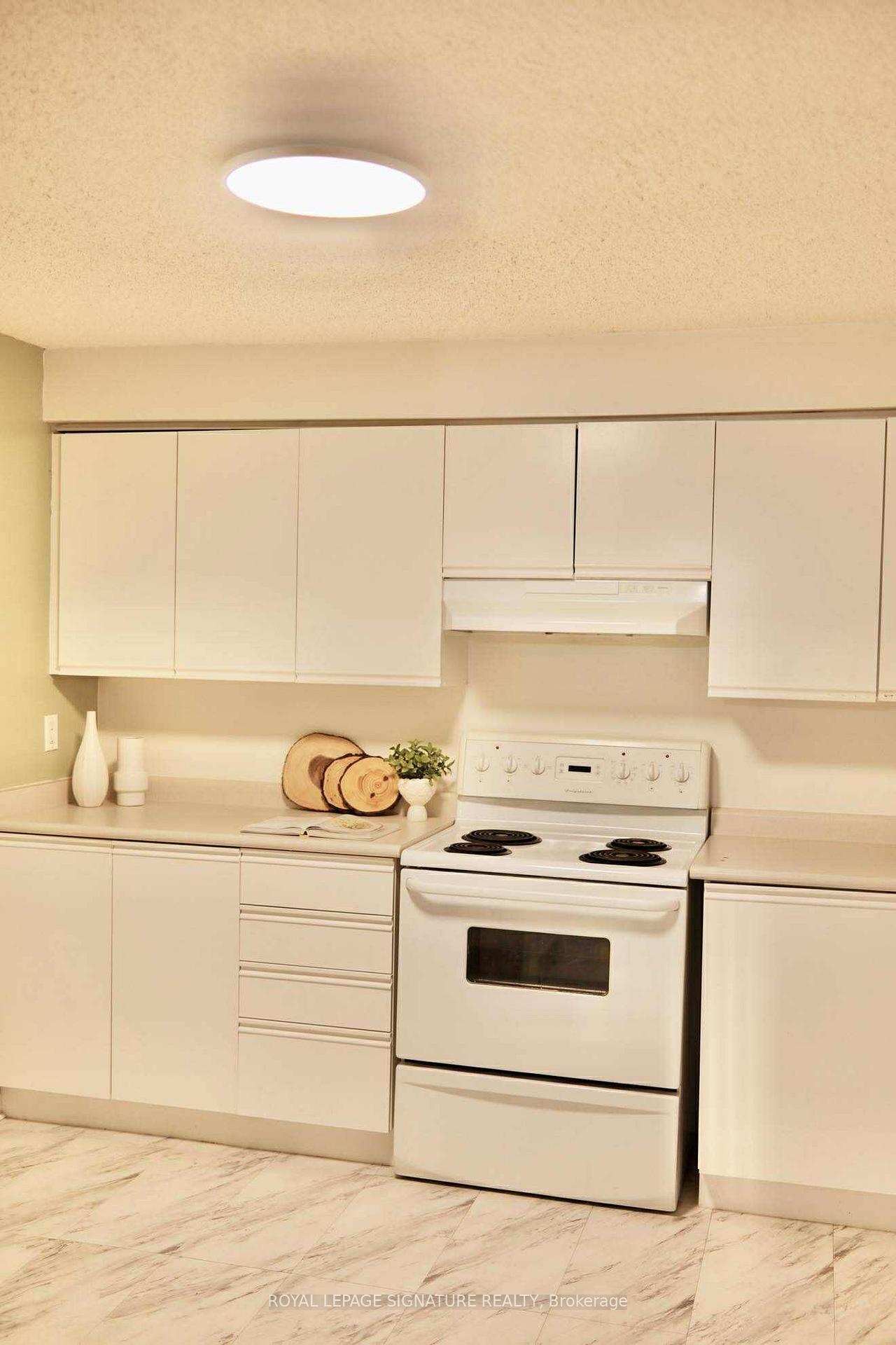 Photo 5 of Unit 1214, 35 Green Valley Drive, Kitchener — HOMEH