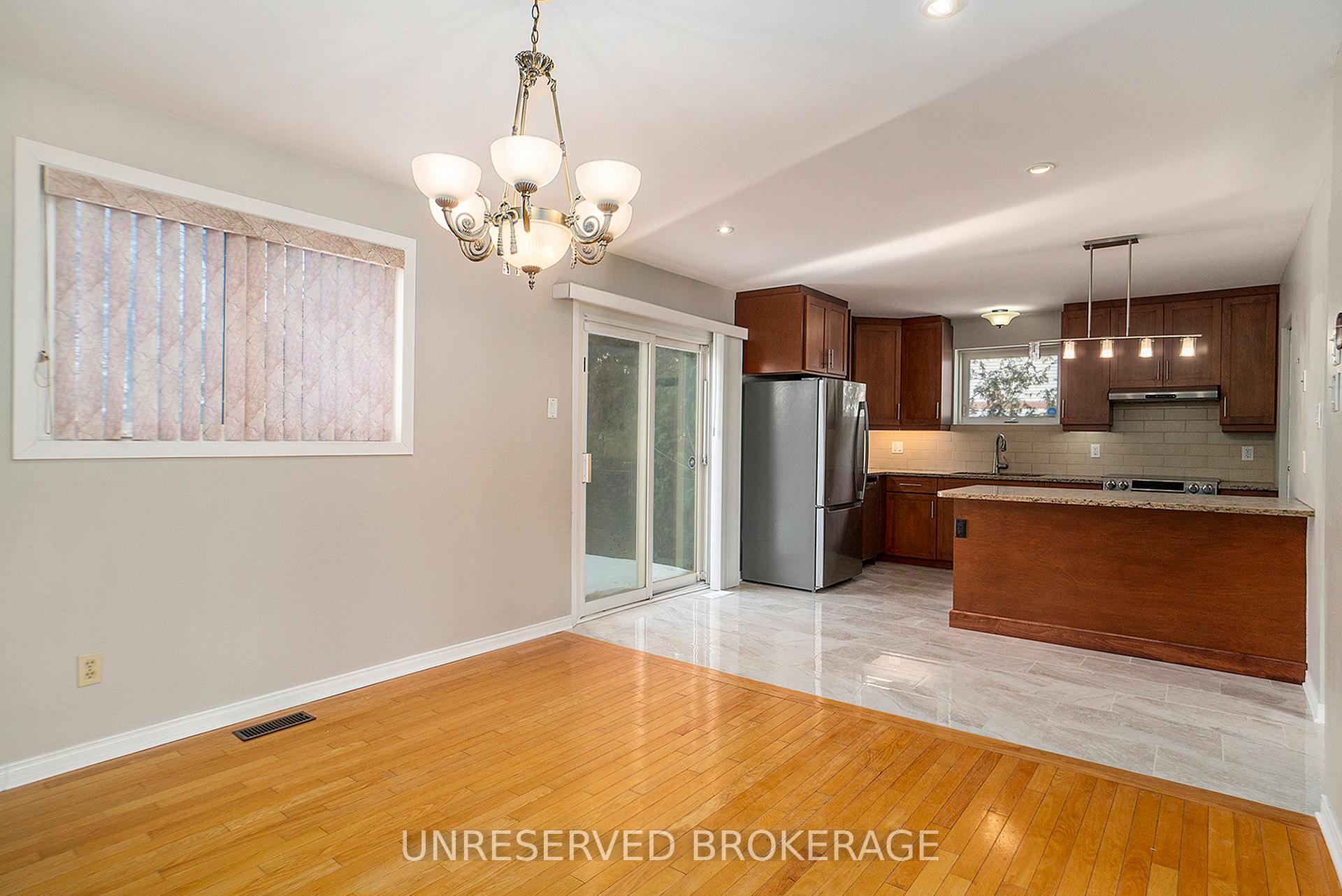 Photo 12 of 1453 Eastcliffe Way, Ottawa, Pineview — HOMEH