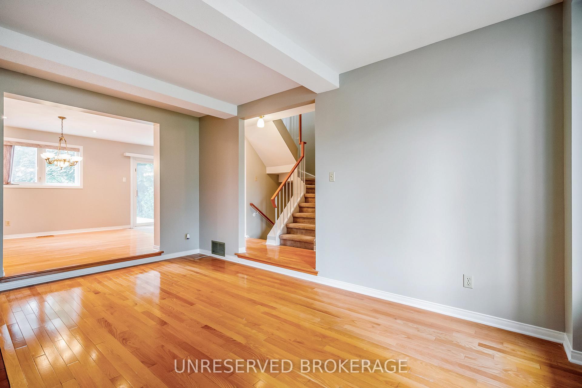 Photo 21 of 1453 Eastcliffe Way, Ottawa, Pineview — HOMEH