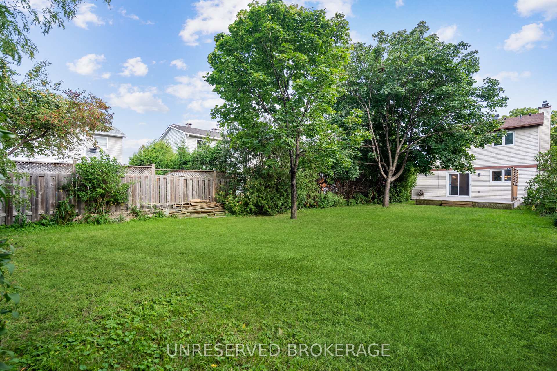 Photo 34 of 1453 Eastcliffe Way, Ottawa, Pineview — HOMEH