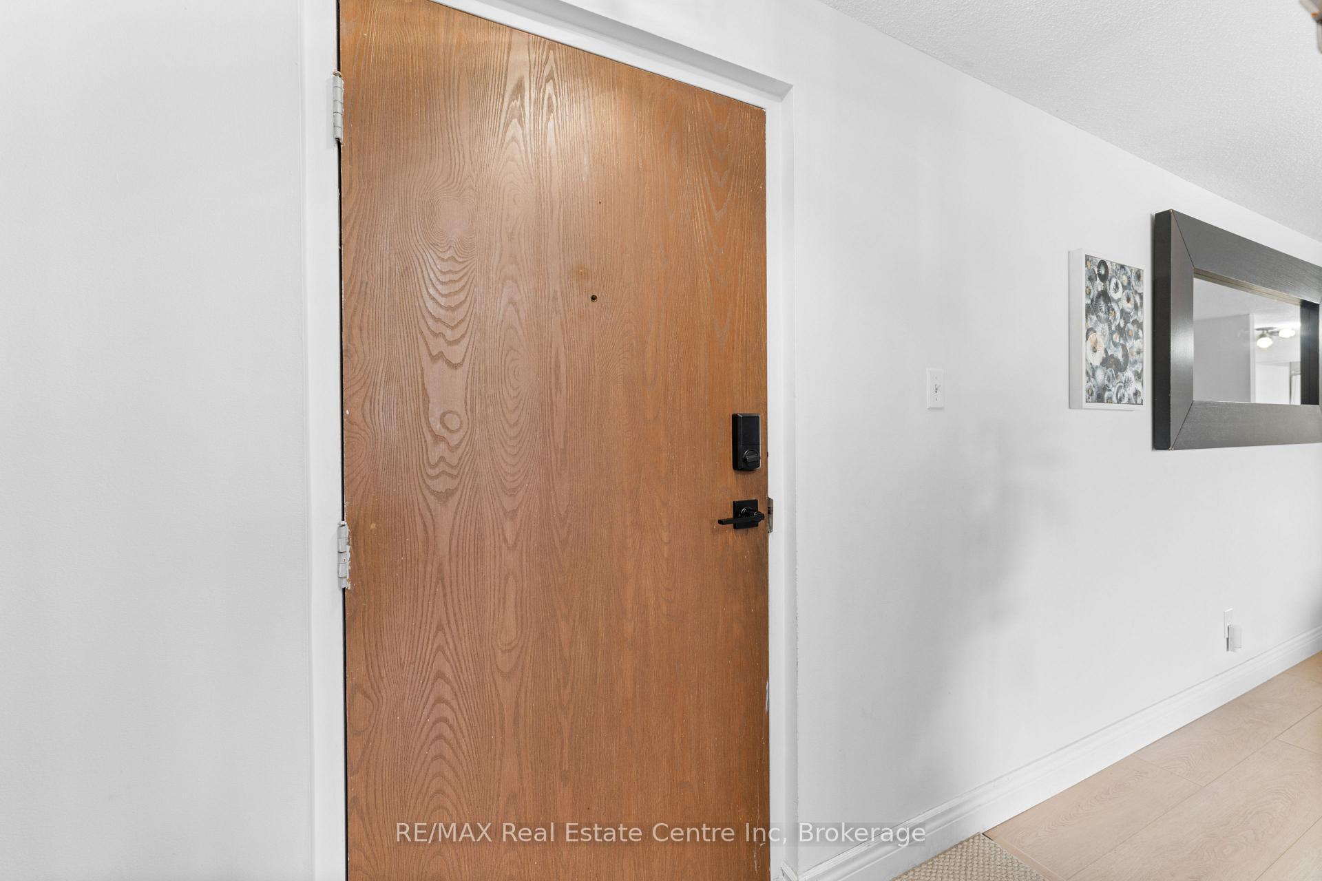 Photo 5 of Unit 305, 4 Avalon Place, Kitchener — HOMEH