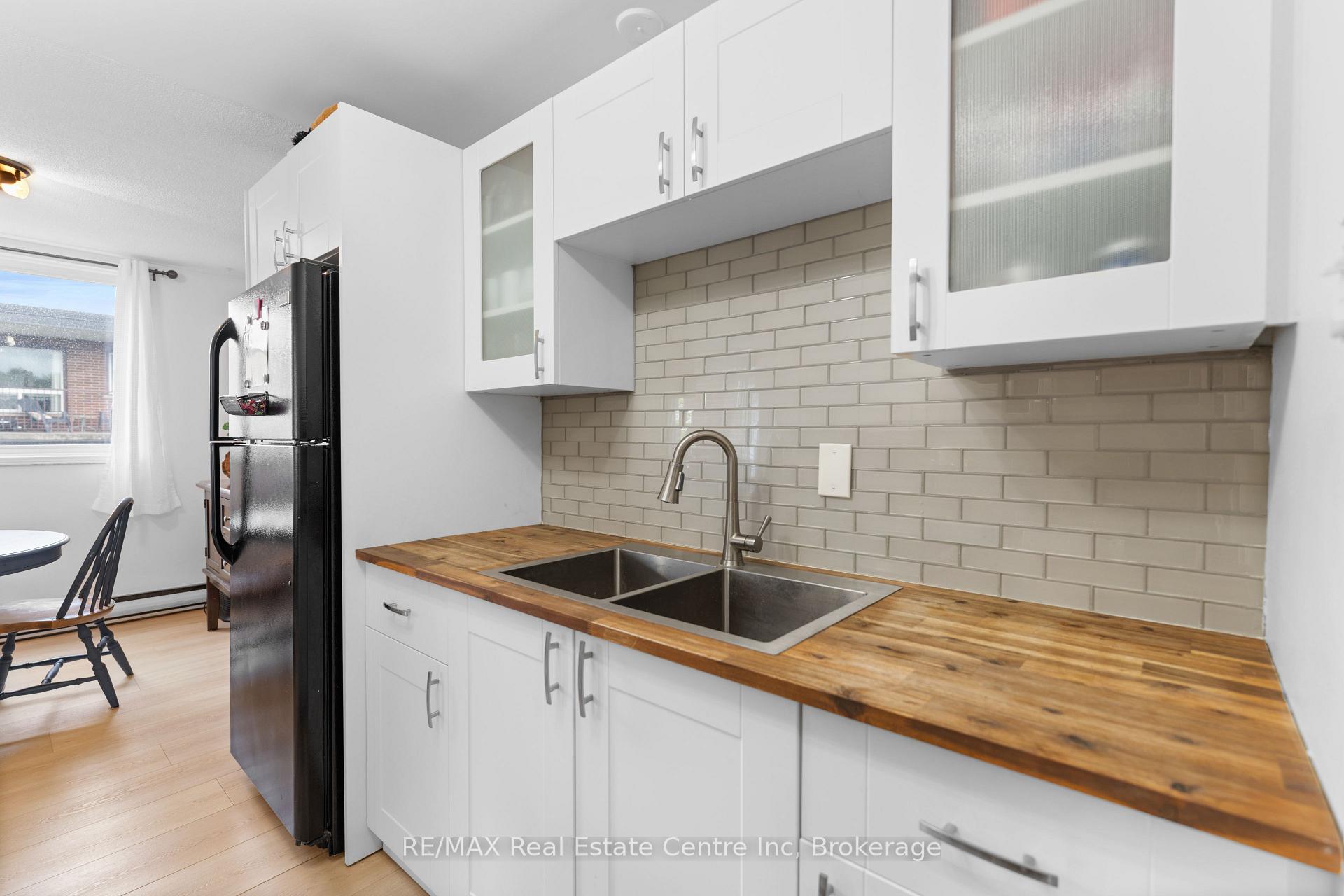 Photo 7 of Unit 305, 4 Avalon Place, Kitchener — HOMEH
