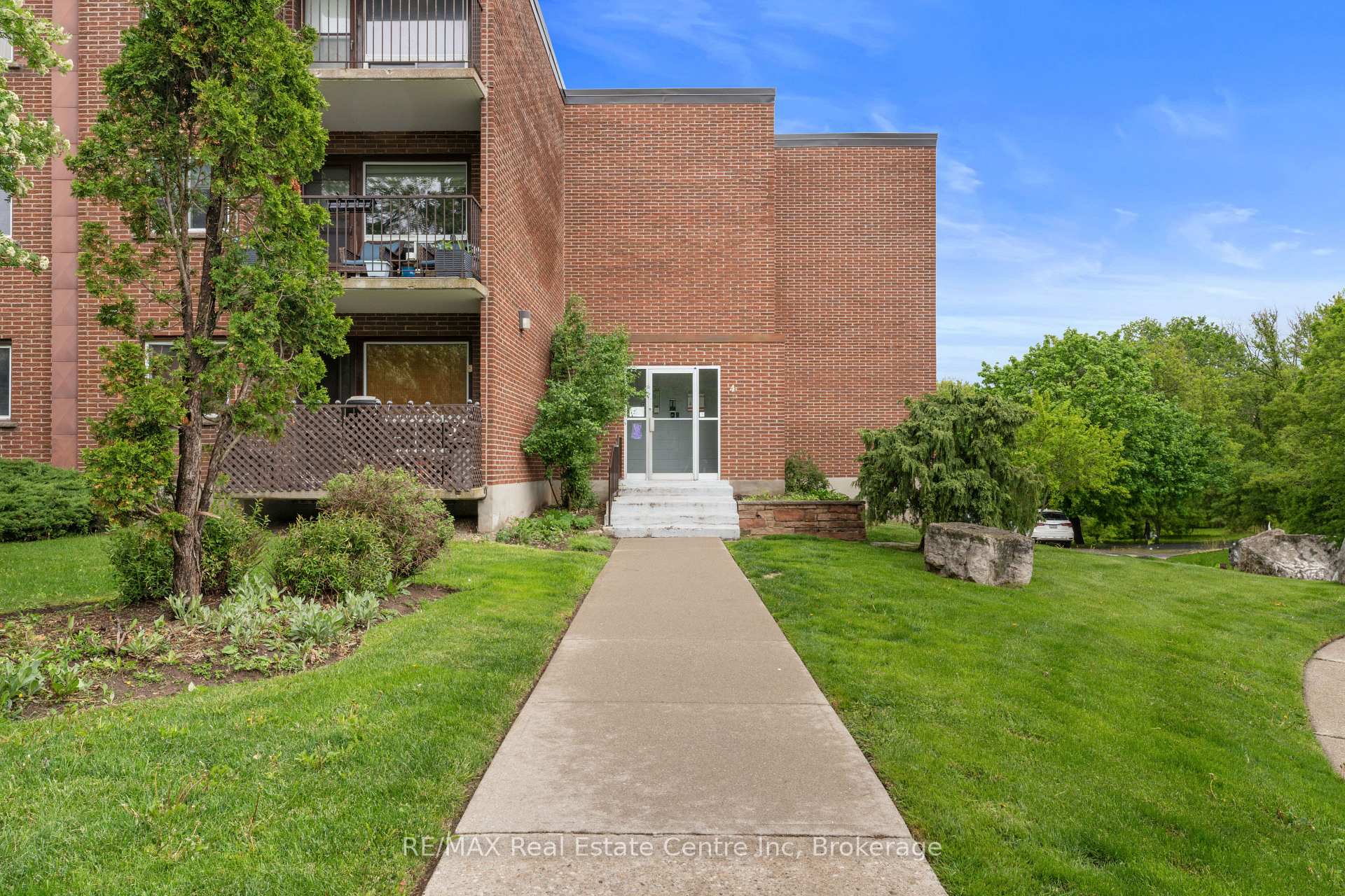 Photo 34 of Unit 305, 4 Avalon Place, Kitchener — HOMEH