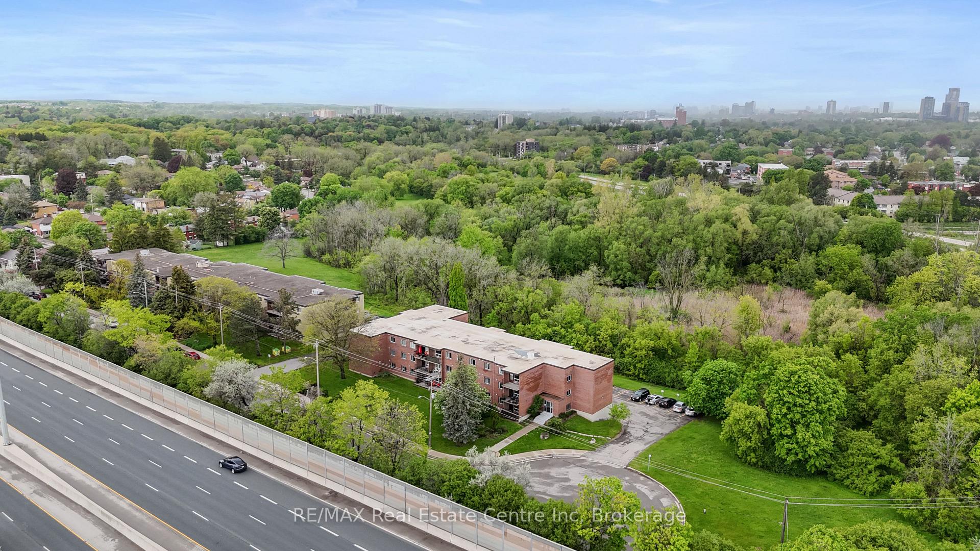 Photo 38 of Unit 305, 4 Avalon Place, Kitchener — HOMEH