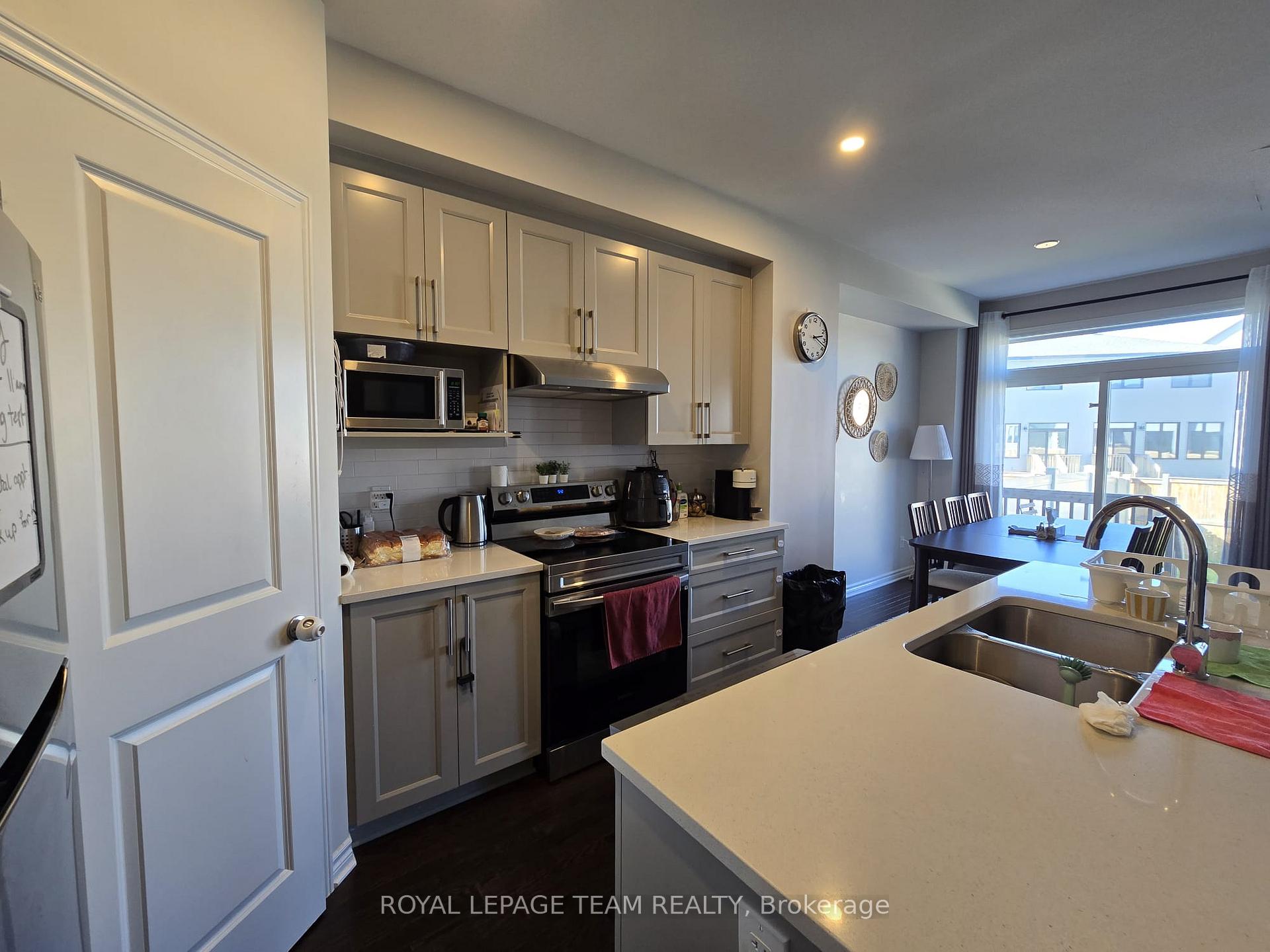 Photo 3 of 514 Sonmarg Crescent, Ottawa, Barrhaven - Half Moon Bay — HOMEH