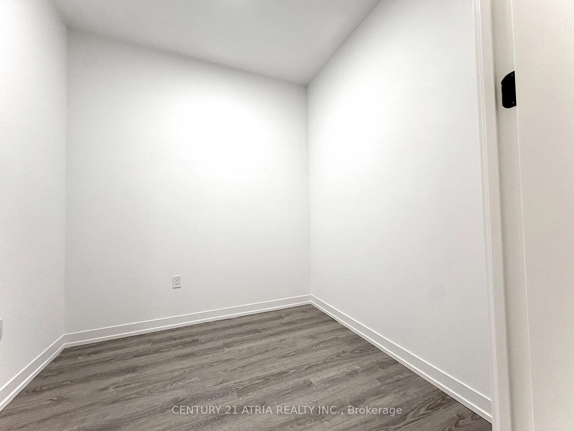 Photo 8 of Unit 3711, 8 Interchange Way, Vaughan, Vaughan Corporate Centre — HOMEH