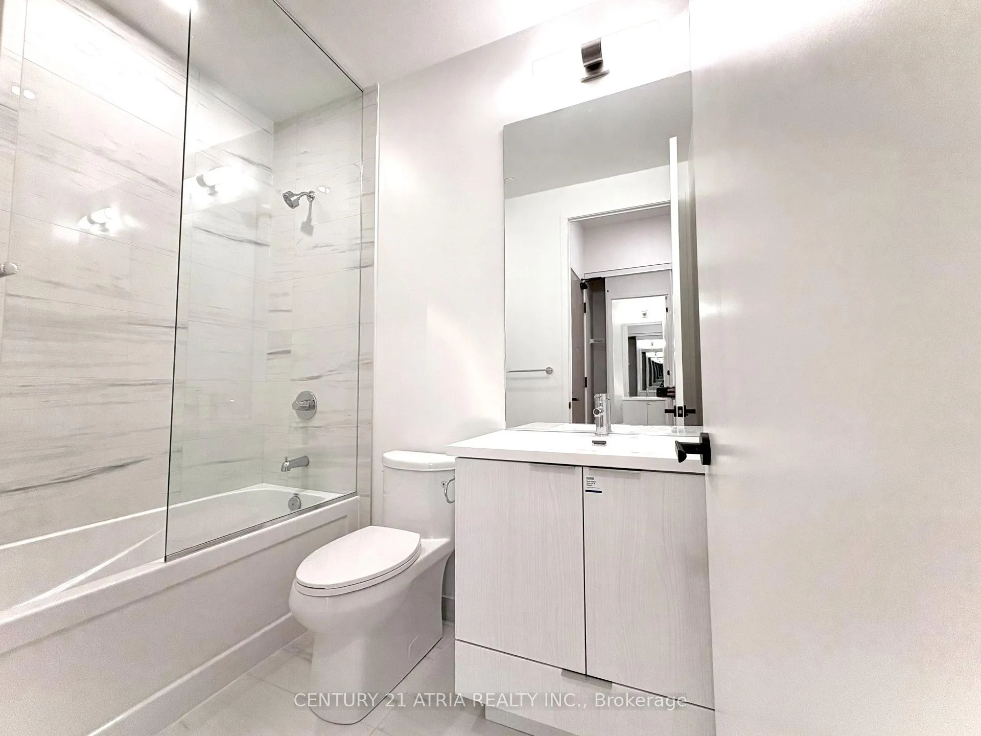 Photo 9 of Unit 3711, 8 Interchange Way, Vaughan, Vaughan Corporate Centre — HOMEH