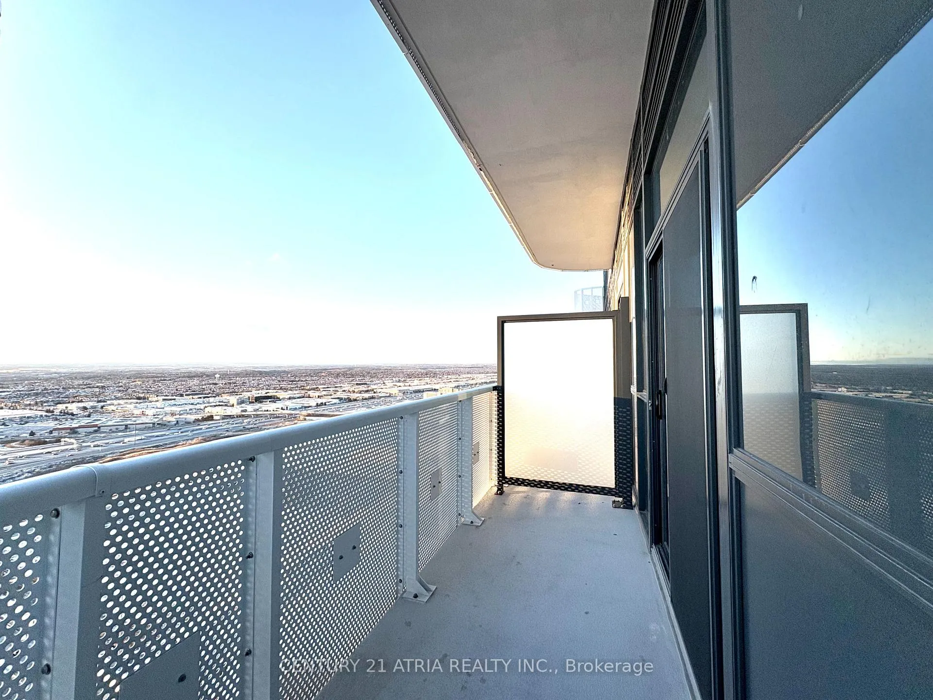 Photo 12 of Unit 3711, 8 Interchange Way, Vaughan, Vaughan Corporate Centre — HOMEH