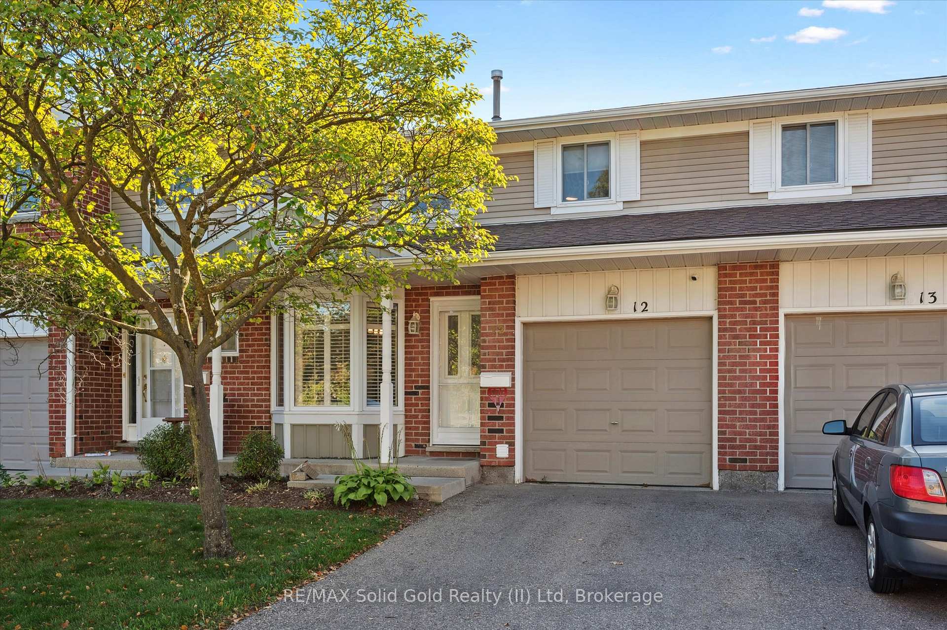 Photo 2 of Unit 12, 210 Highland Crescent, Kitchener — HOMEH