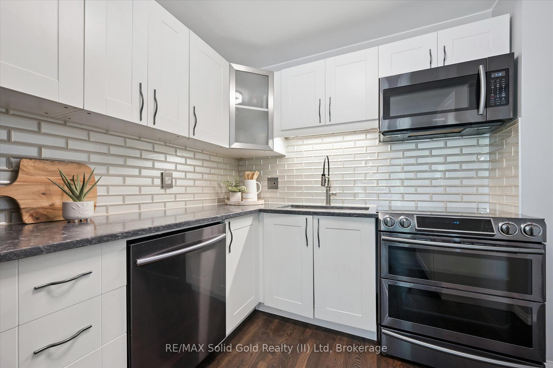 Photo 11 of Unit 12, 210 Highland Crescent, Kitchener — HOMEH