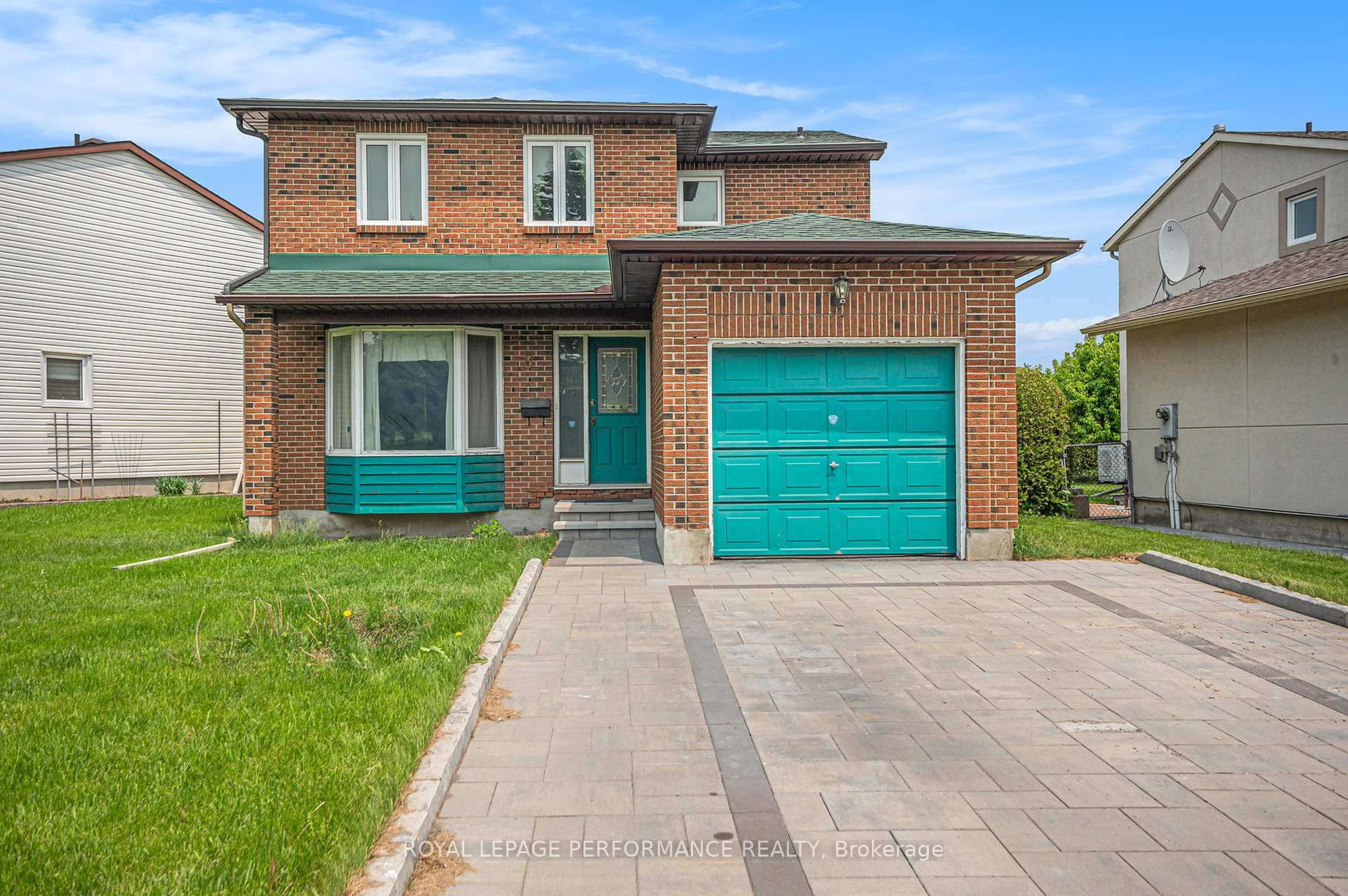 Photo 2 of 3 Four Seasons Drive, Ottawa, Borden Farm/Stewart Farm/Carleton Heights/Parkwood Hills — HOMEH