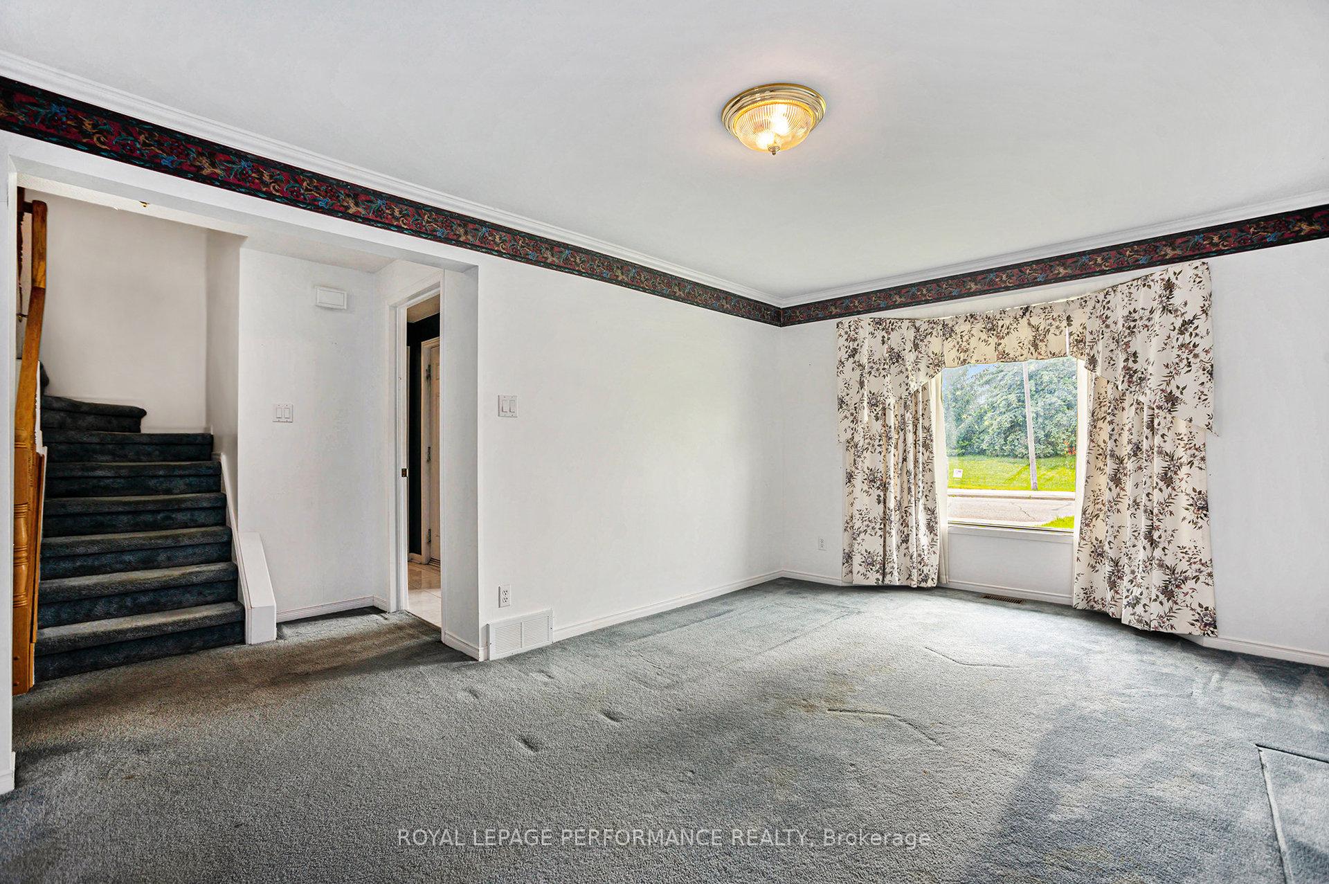 Photo 5 of 3 Four Seasons Drive, Ottawa, Borden Farm/Stewart Farm/Carleton Heights/Parkwood Hills — HOMEH
