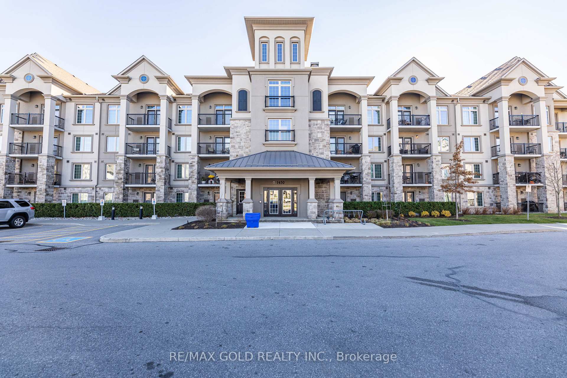Front of Unit 409, 1450 Main Street