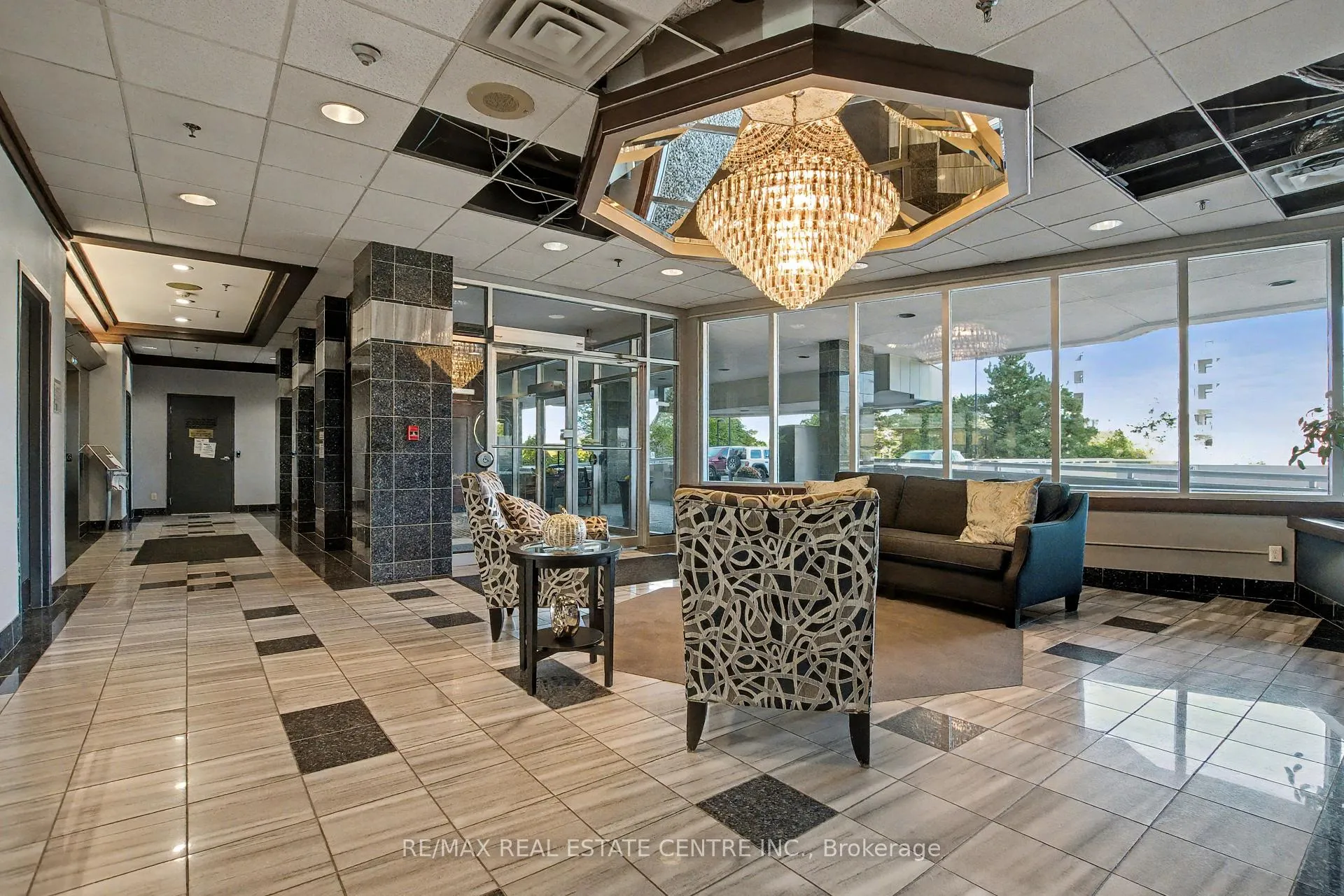Photo 4 of Unit 1801, 190 Hespeler Road, Cambridge — HOMEH