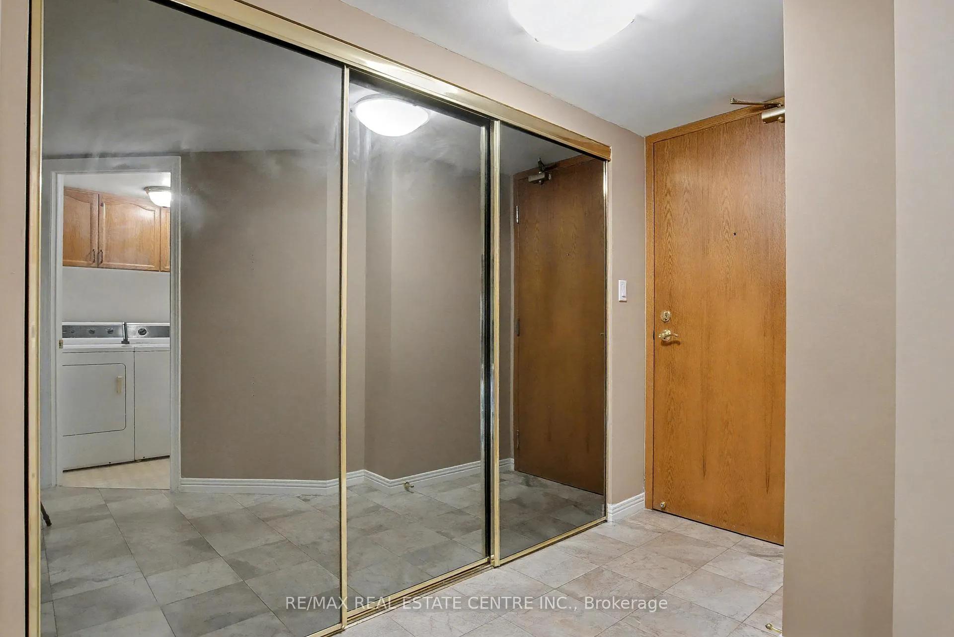 Photo 7 of Unit 1801, 190 Hespeler Road, Cambridge — HOMEH