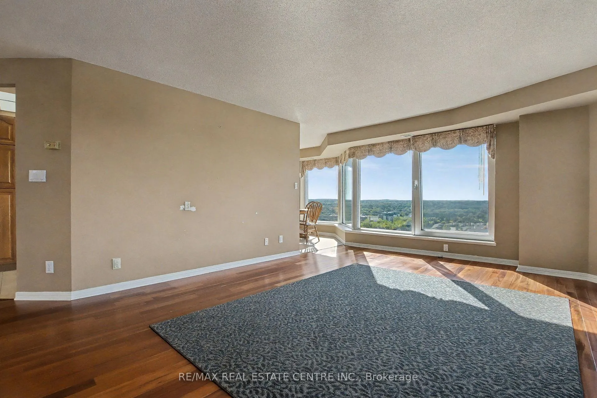 Photo 12 of Unit 1801, 190 Hespeler Road, Cambridge — HOMEH
