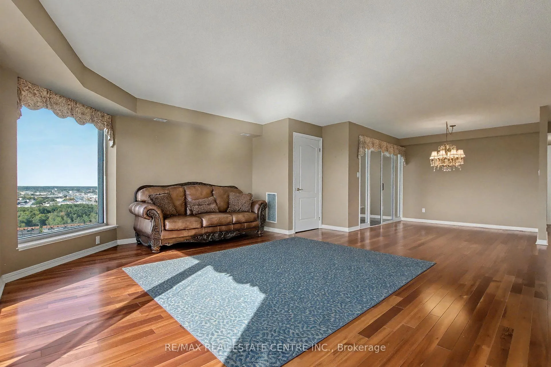 Photo 13 of Unit 1801, 190 Hespeler Road, Cambridge — HOMEH