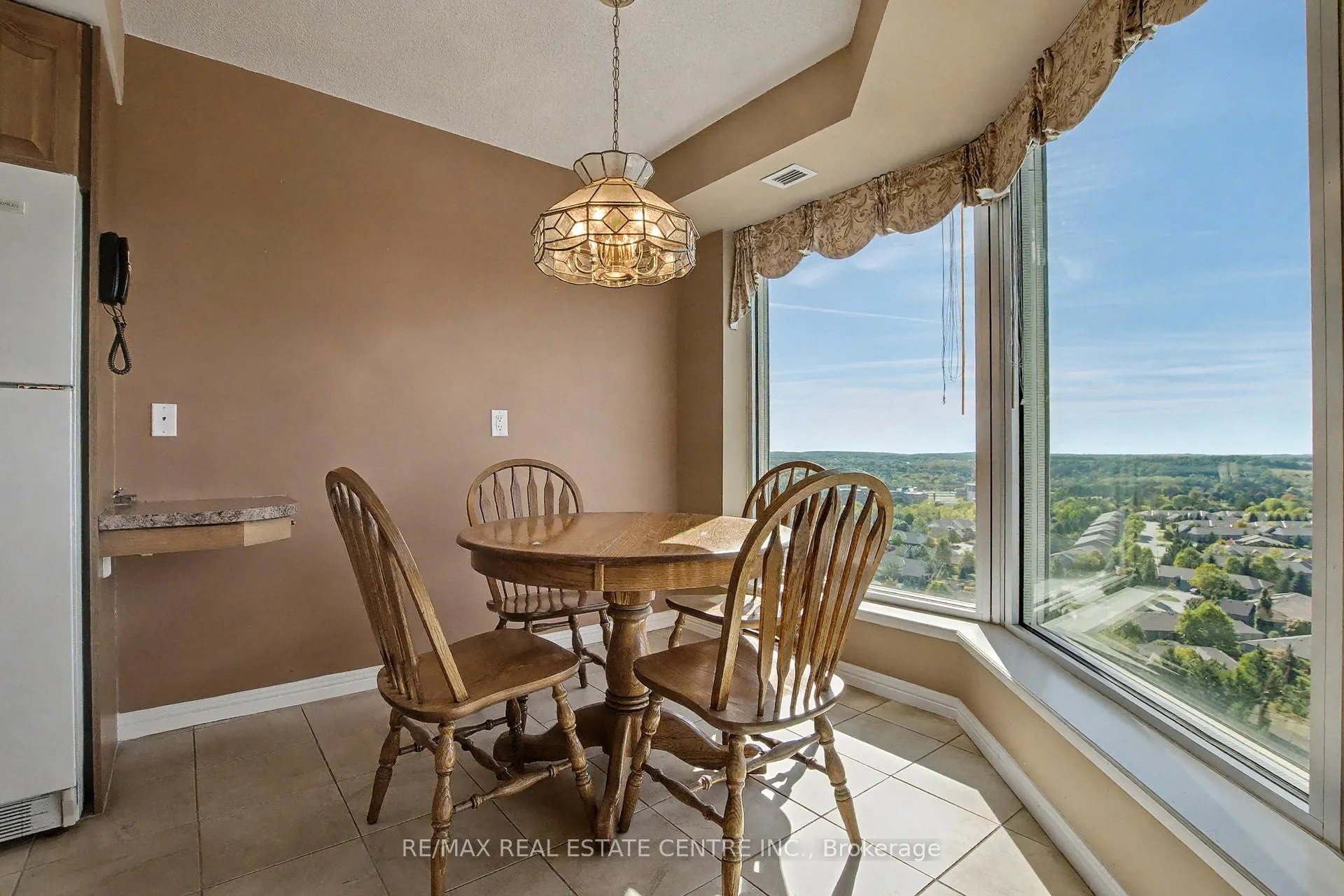Photo 17 of Unit 1801, 190 Hespeler Road, Cambridge — HOMEH