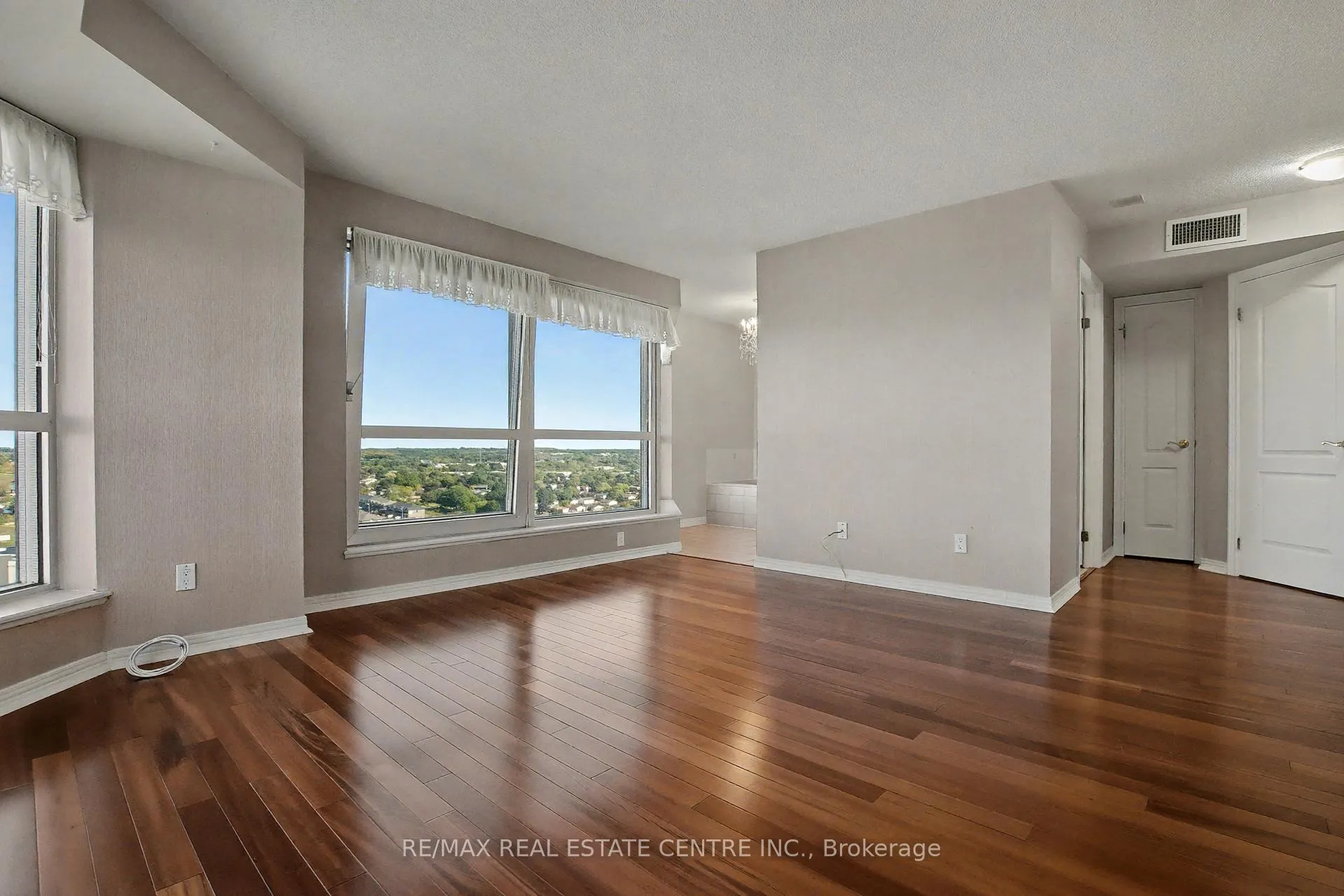 Photo 24 of Unit 1801, 190 Hespeler Road, Cambridge — HOMEH
