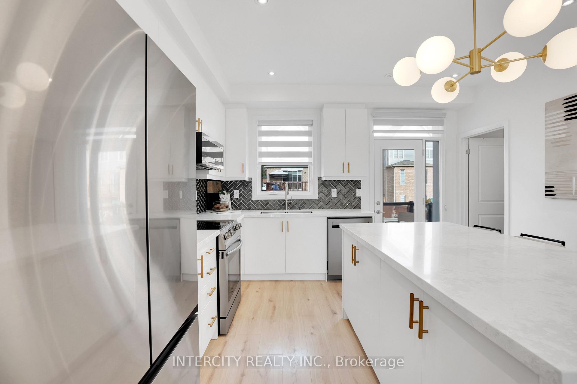 Photo 3 of 12 Totten Trail, New Tecumseth, Tottenham — HOMEH