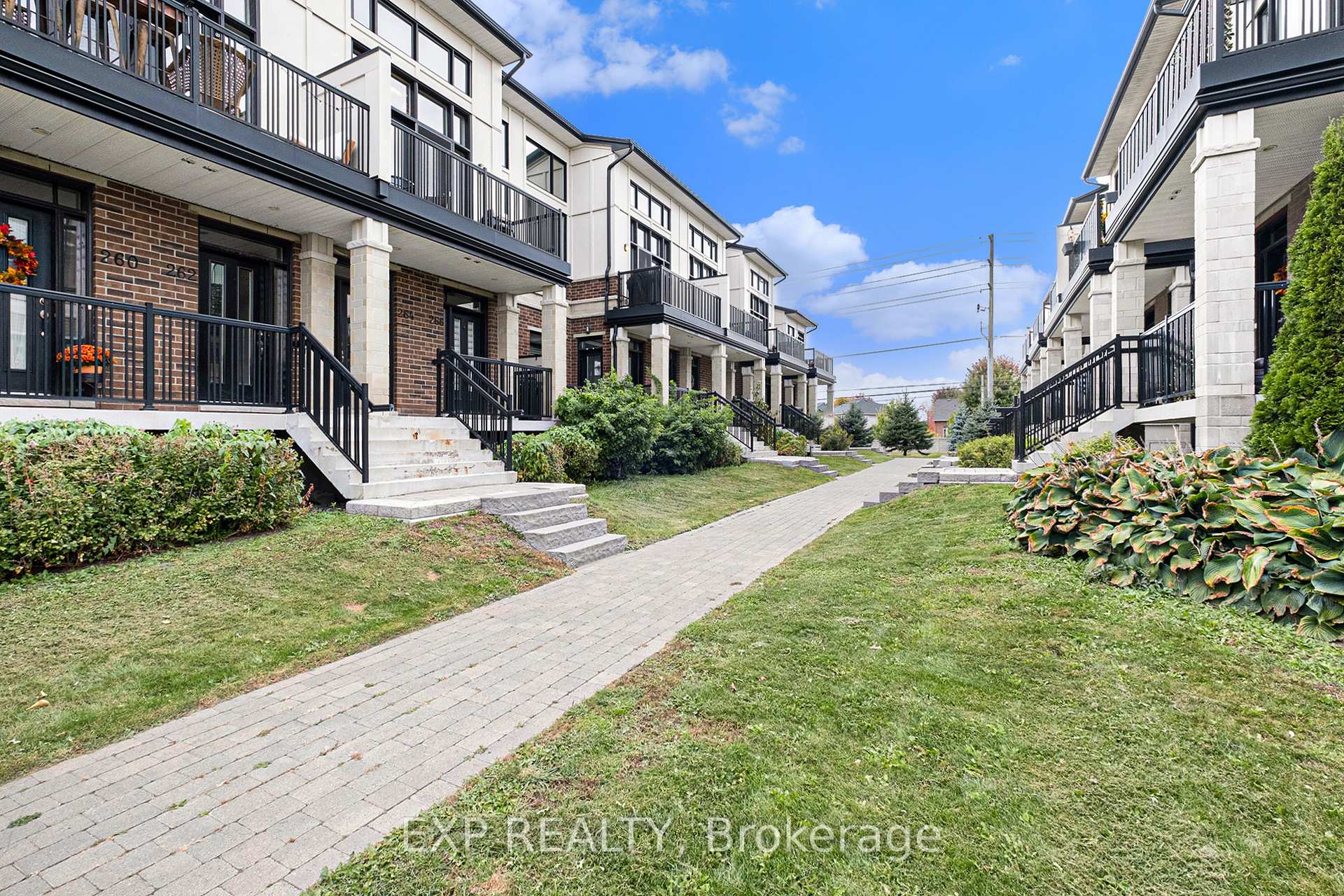 Photo 2 of 274 Pembina Private, Ottawa, Riverside South/Gloucester Glen — HOMEH