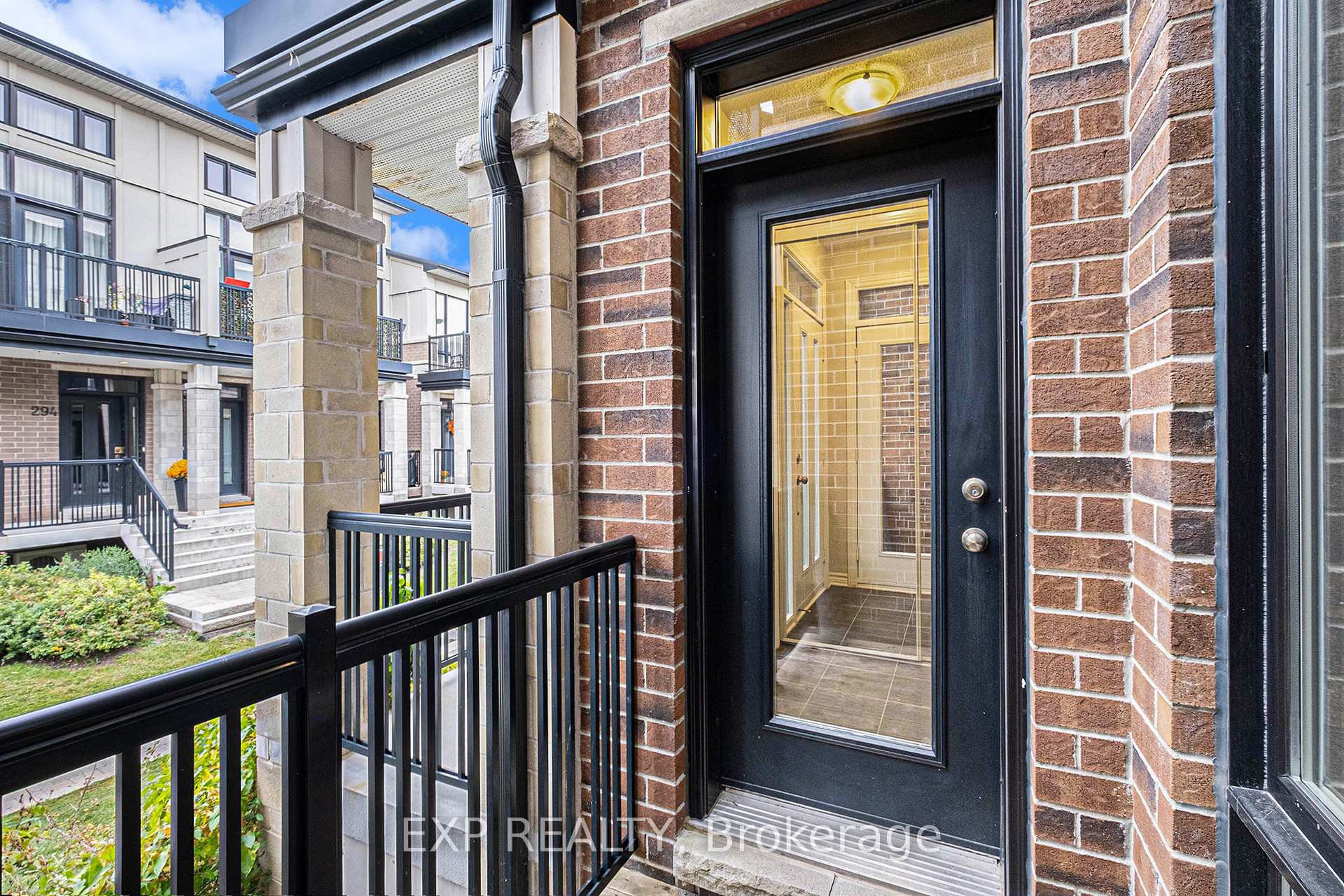 Photo 3 of 274 Pembina Private, Ottawa, Riverside South/Gloucester Glen — HOMEH