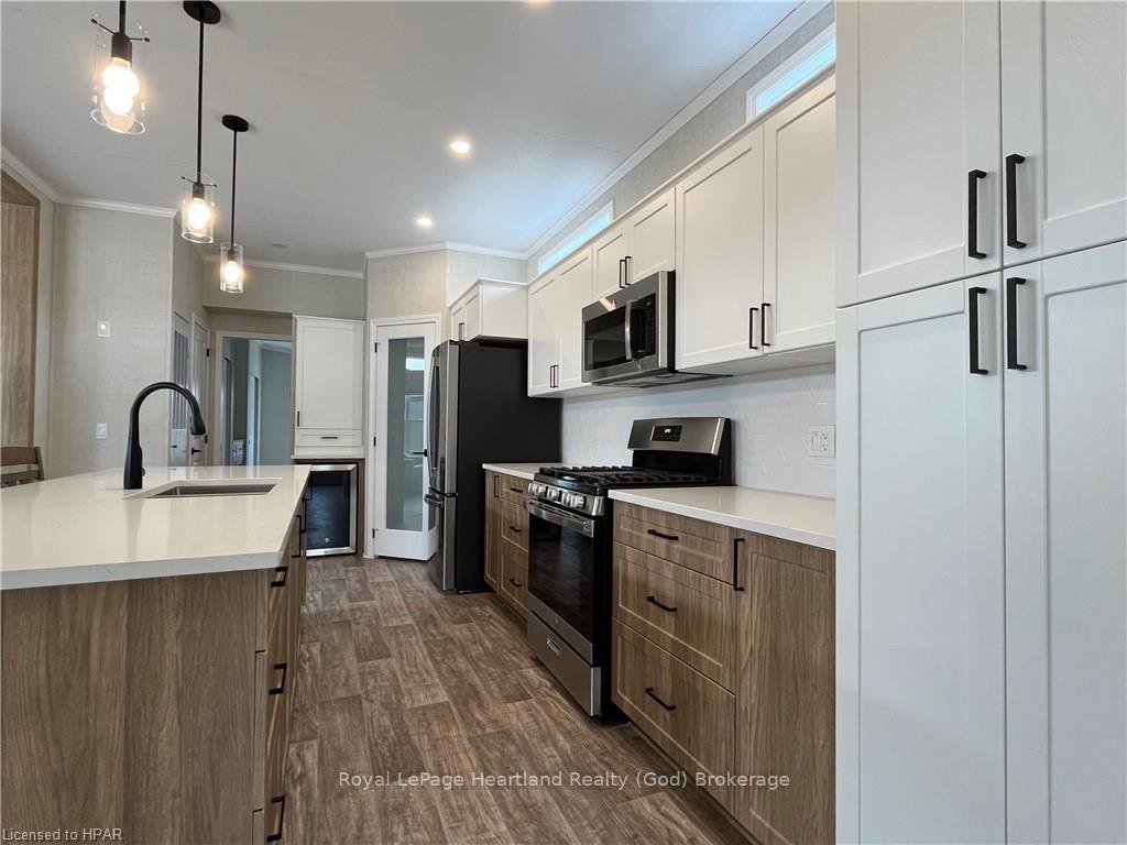 Photo 3 of Unit 59, 77683 Bluewater, Bluewater, Bayfield — HOMEH